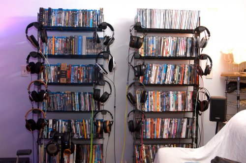 Headphones-25Oct-c.jpg Headphones-25Oct-c.jpg