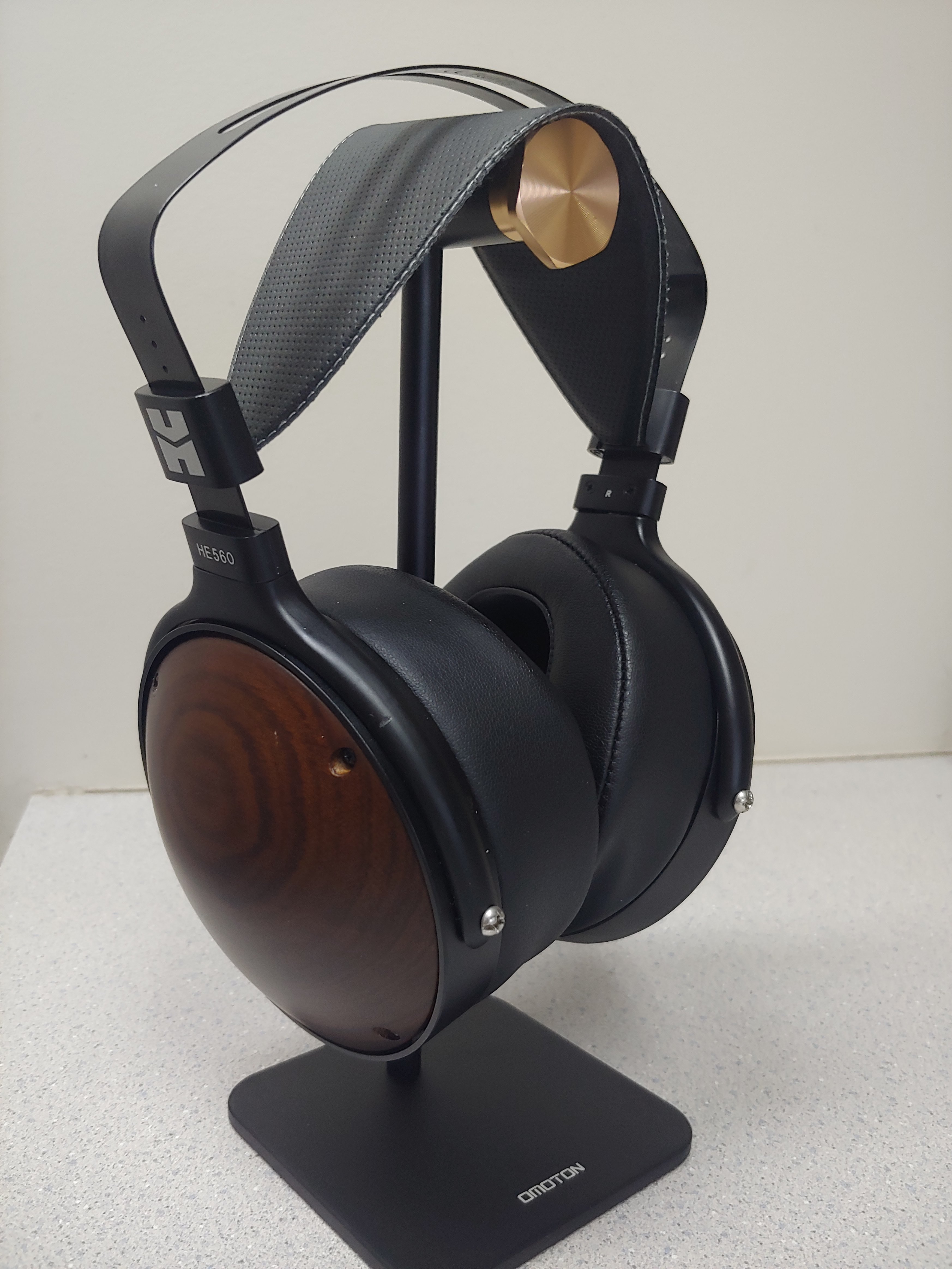 Monolith M1060C Closed Back Planar Headphones impressions Headphone