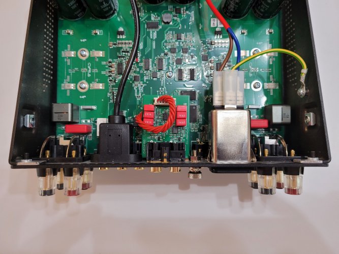 Cyrus-One-HD-internals9.jpg Cyrus-One-HD-internals9.jpg