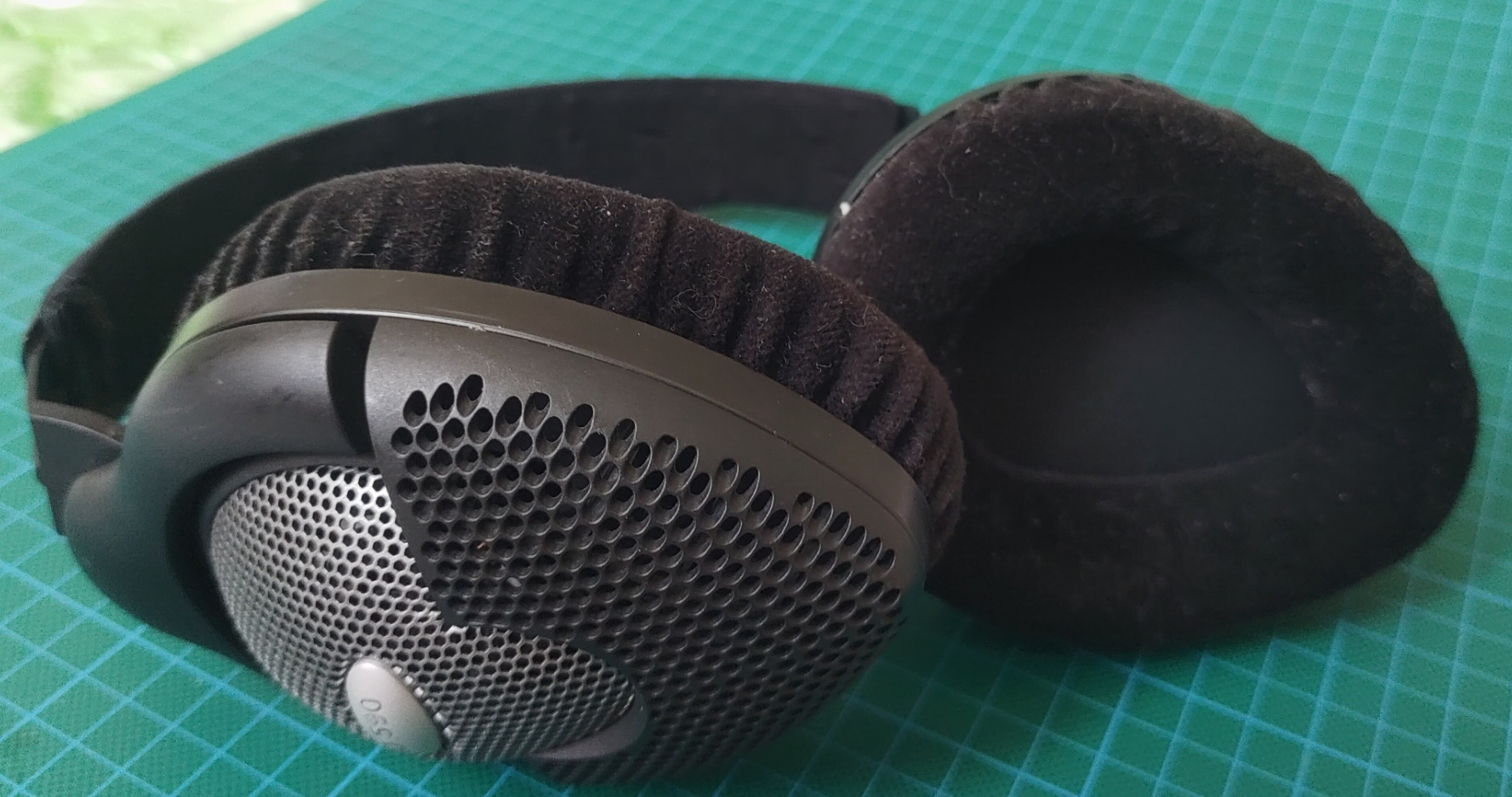 Closed Sennheiser HD 590 Headphone Reviews and Discussion