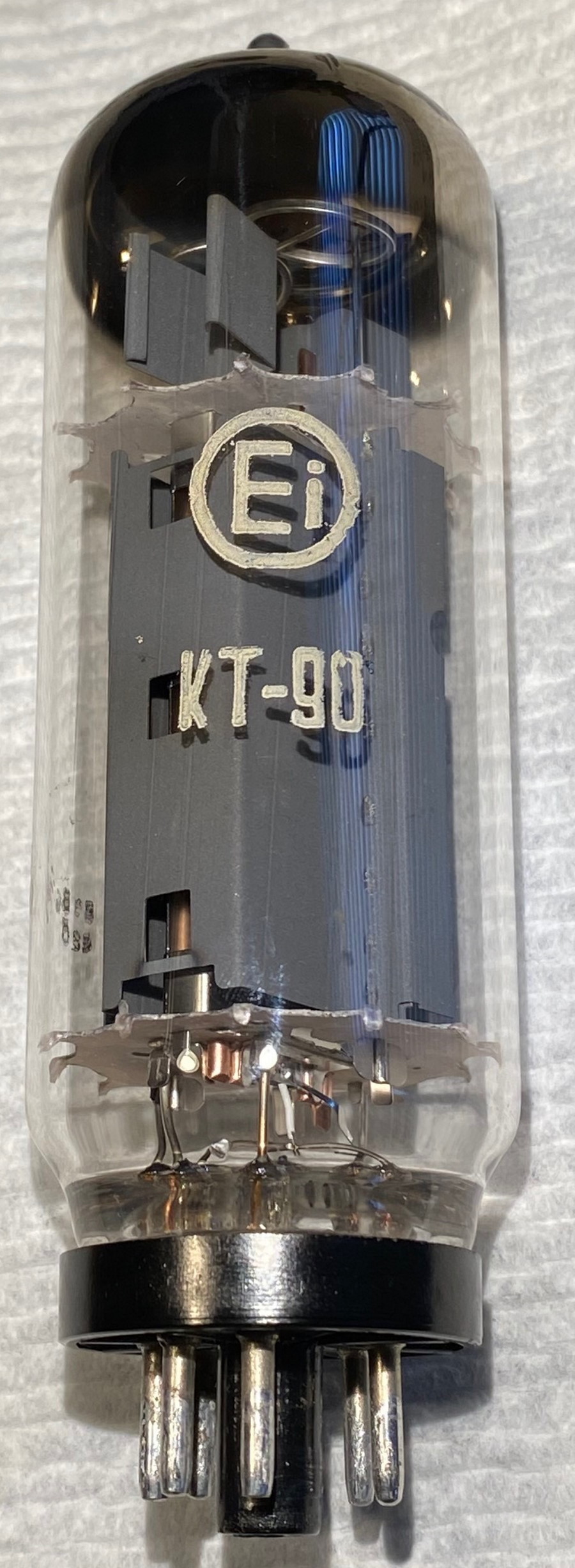 KT90 Ei.jpg KT90 Ei.jpg