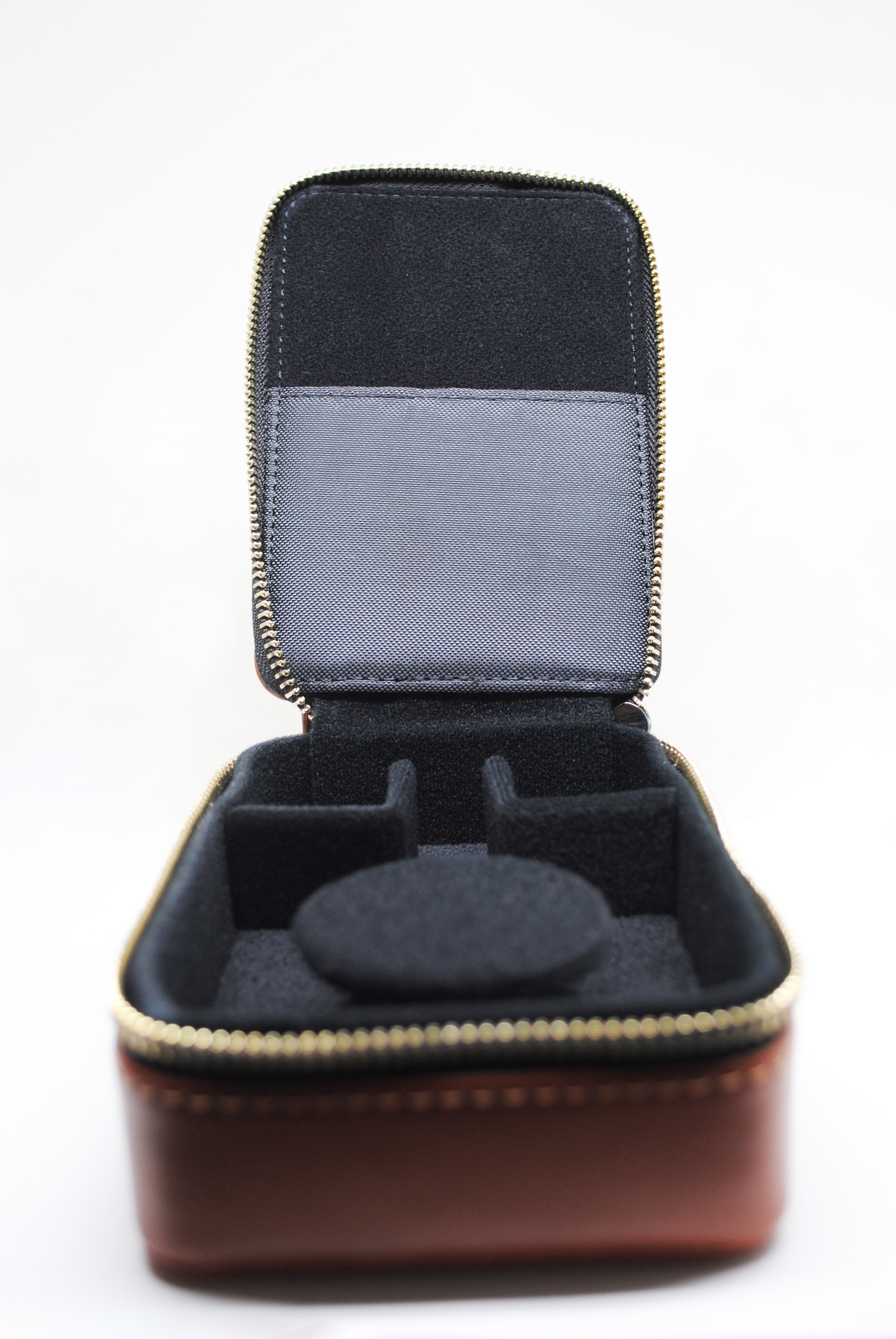 【美品】PLUSSOUND イヤホン レザーケース　色：バーガンディ PLUSSOUND AUDIO - BLACK FRIDAY 2021 + INTRODUCING LEATHER STORAGE