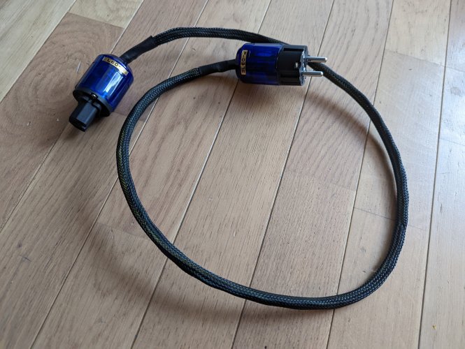 Closed [EU] Power cable with Oyaide connectors Headphone Reviews and