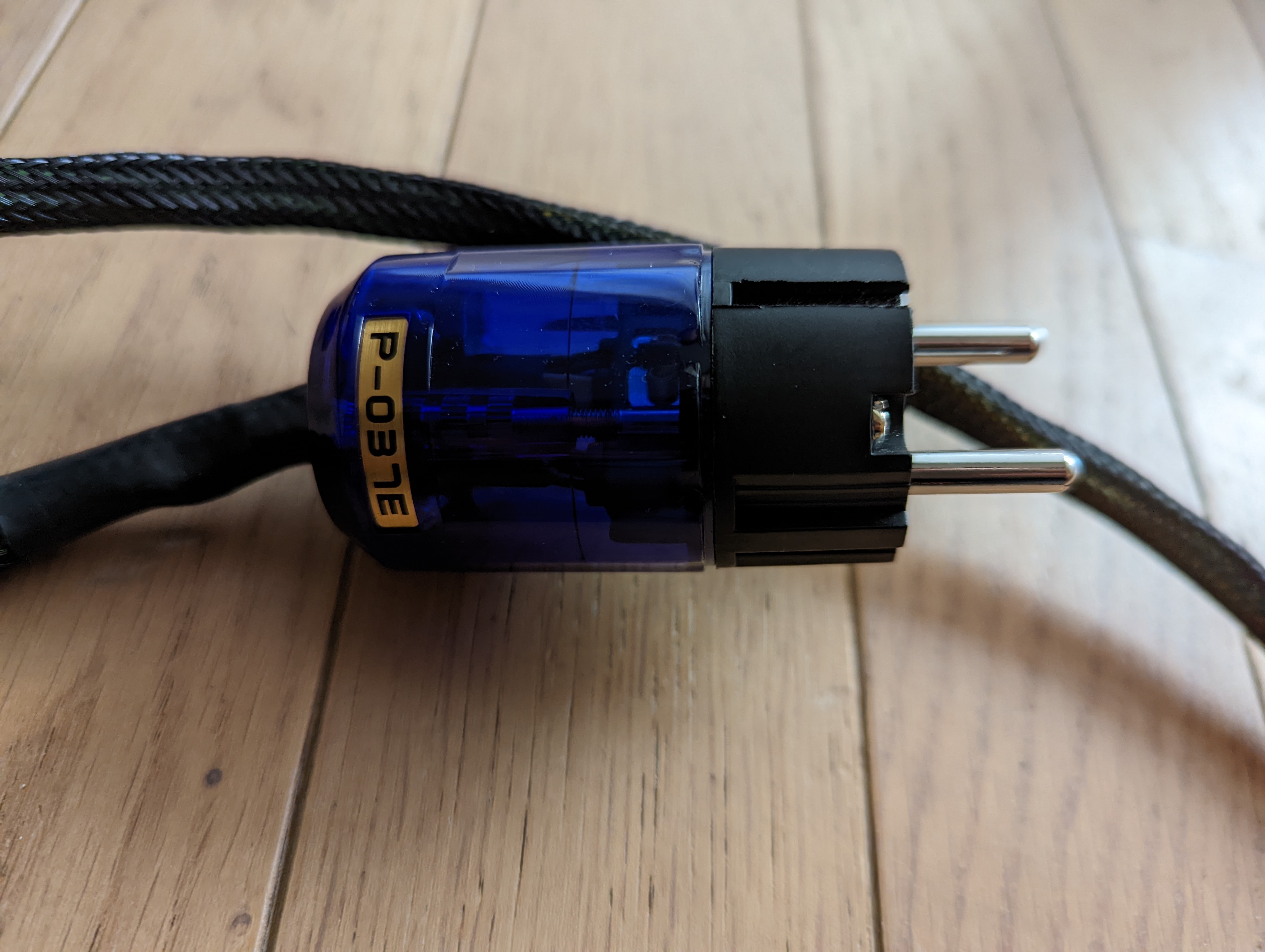 Closed [EU] Power cable with Oyaide connectors Headphone Reviews and