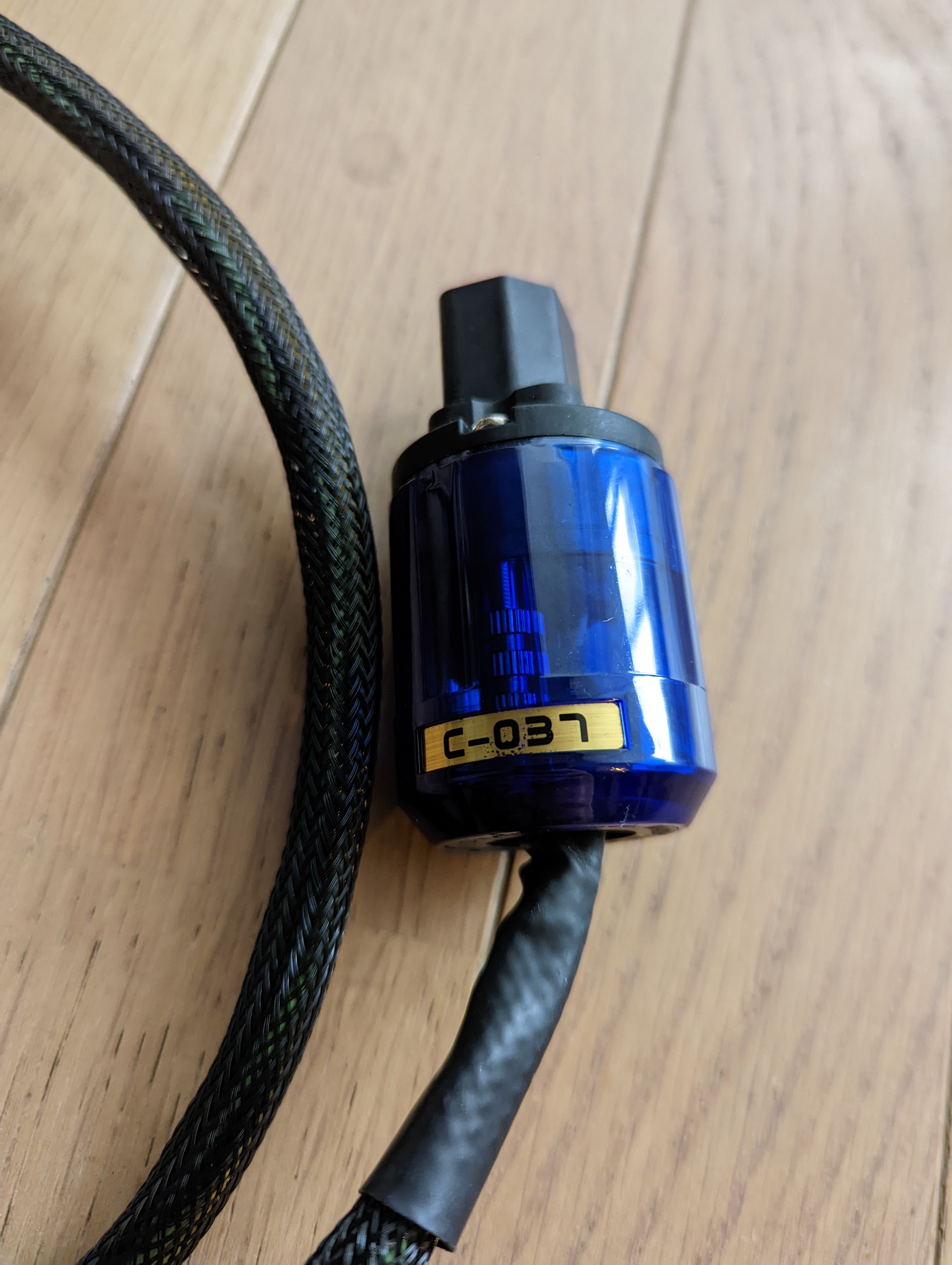 Closed [EU] Power cable with Oyaide connectors Headphone Reviews and