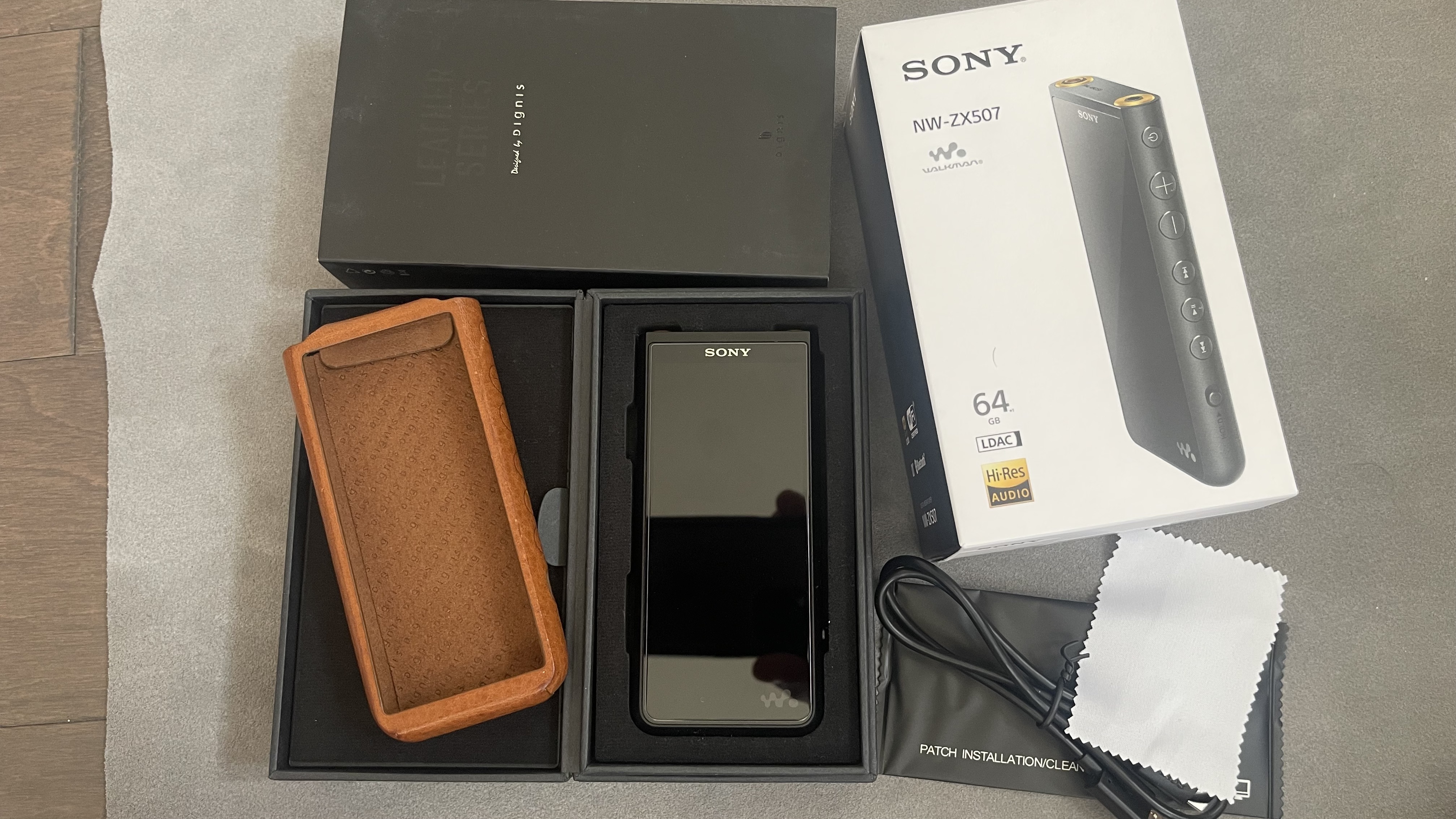 Closed: Sony ZX-507 With Dignis Leather Case | Headphone Reviews
