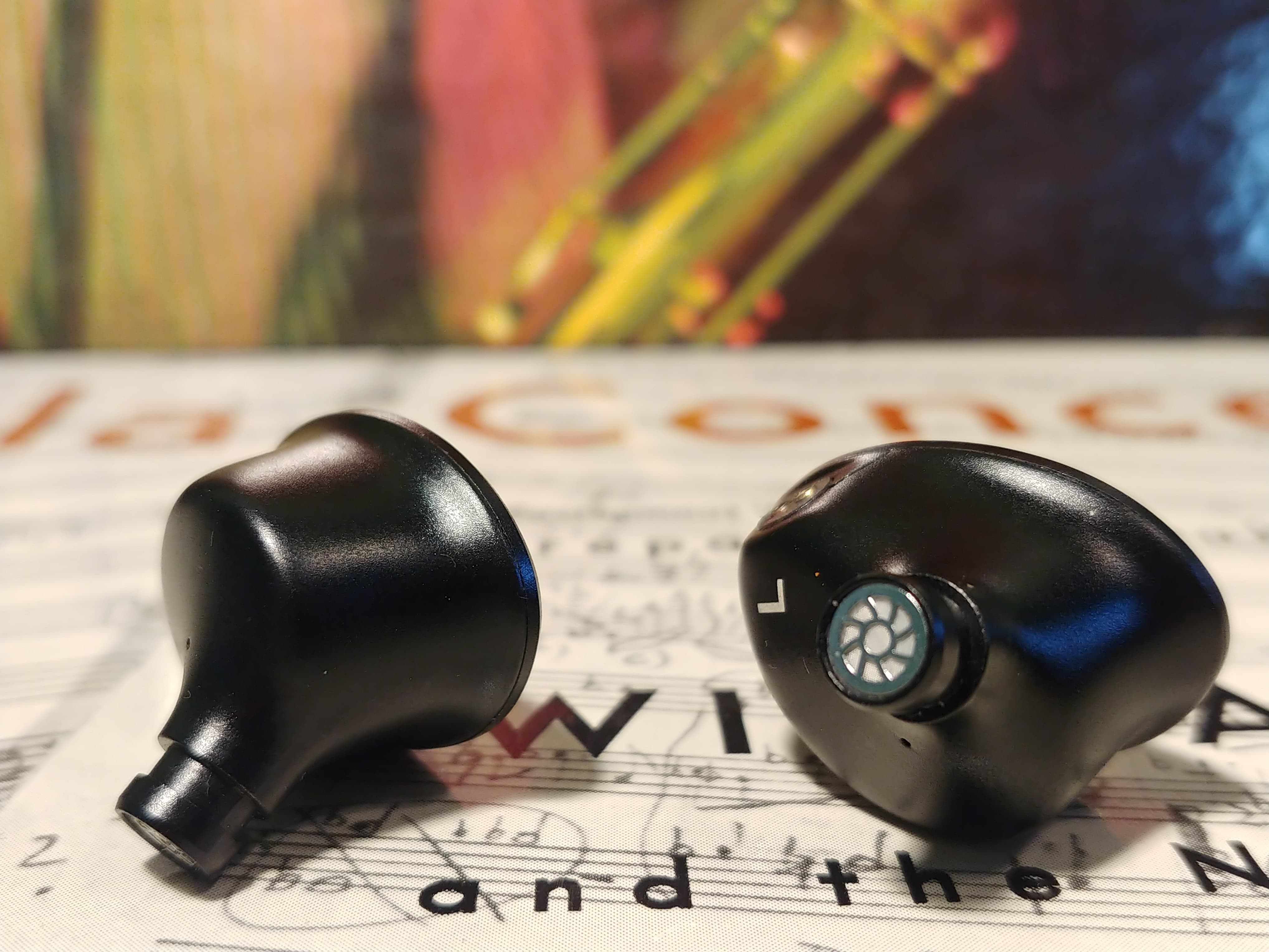 LTT reviews Louis Vuitton Wireless Ear Buds : r/headphones