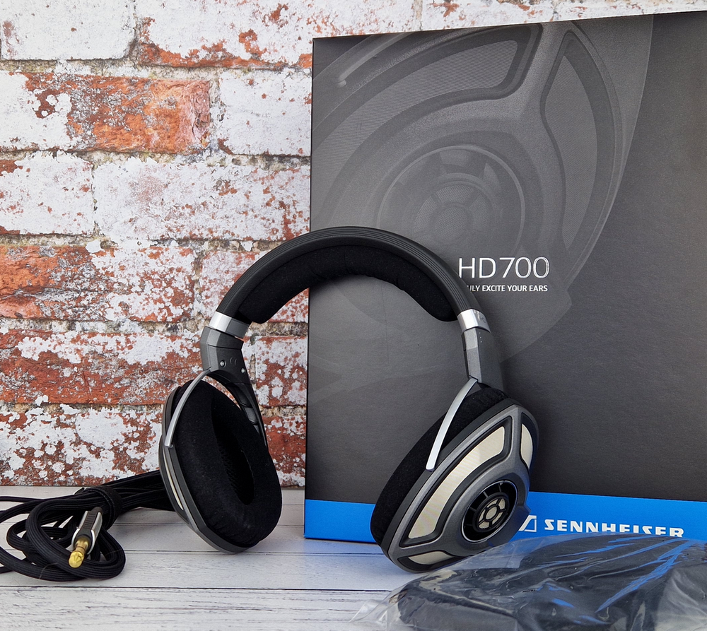Closed Sennheiser HD 700 Headphone Reviews and Discussion
