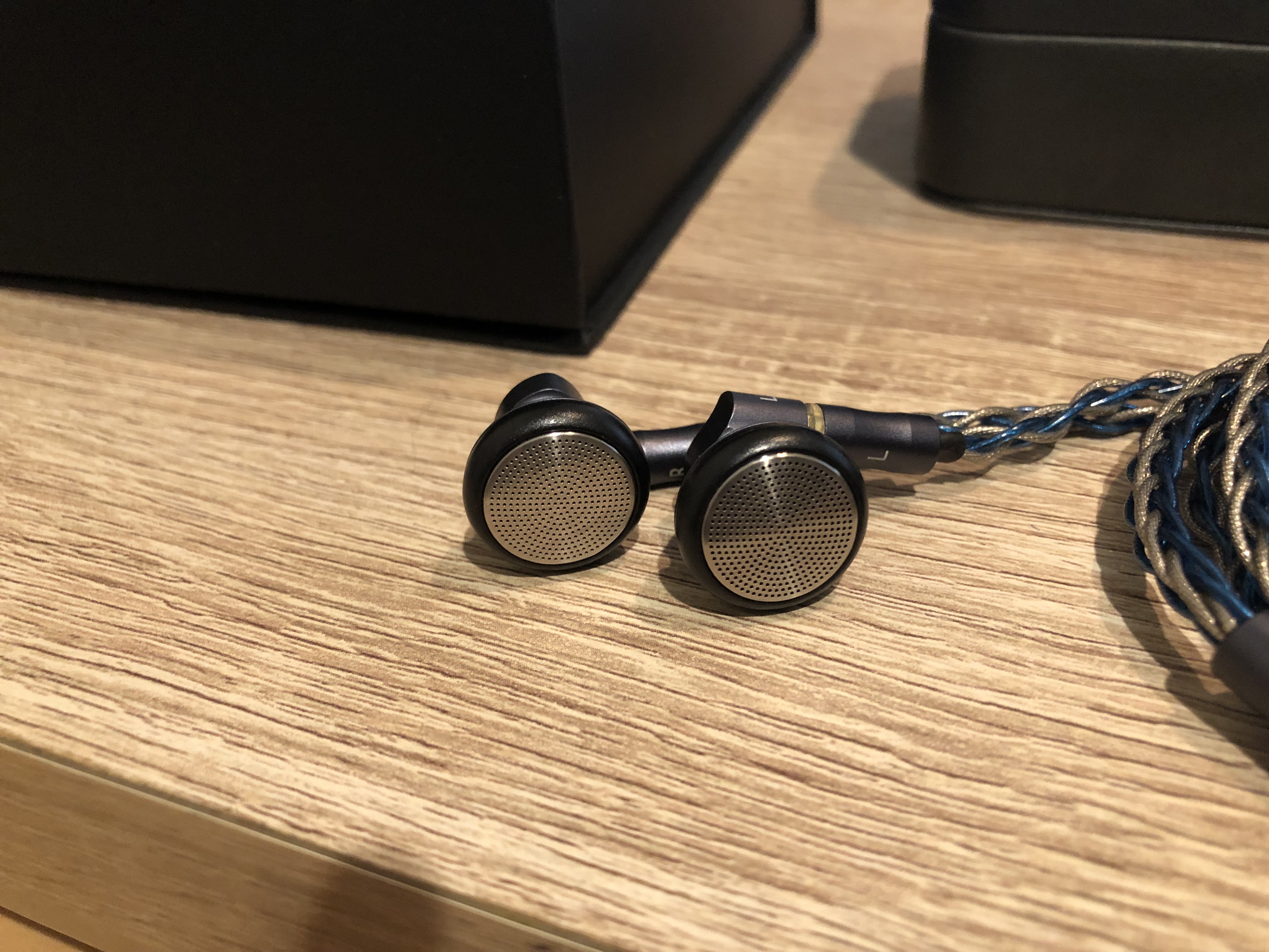 Closed: Yincrow RW-3000 Earbuds | Headphone Reviews and Discussion