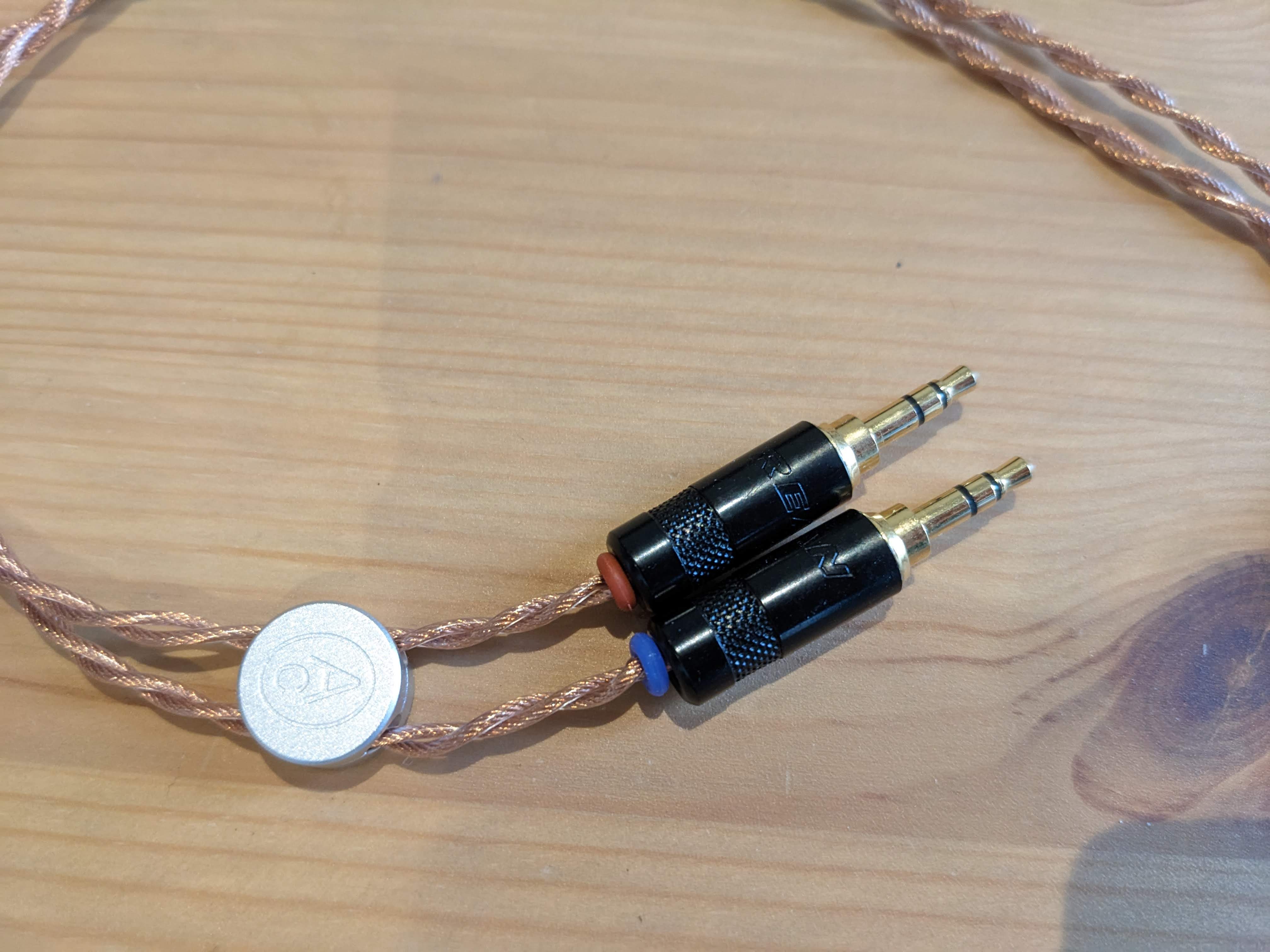Closed Arctic Cables Define Headphone cable w 3.5mm connectors