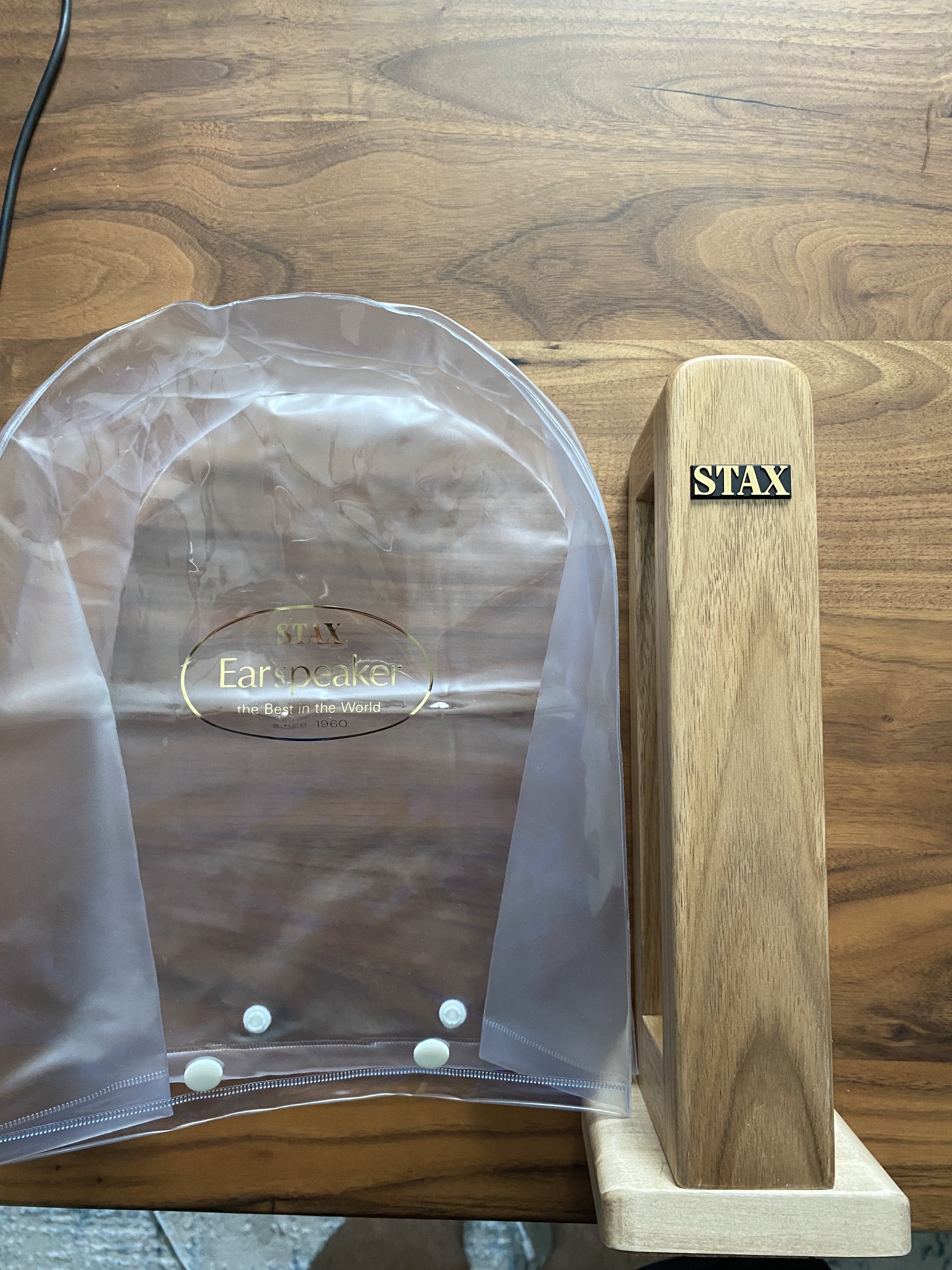 Sold STAX wood HP stand + dust cover (hps2 and cpc1) Headphone