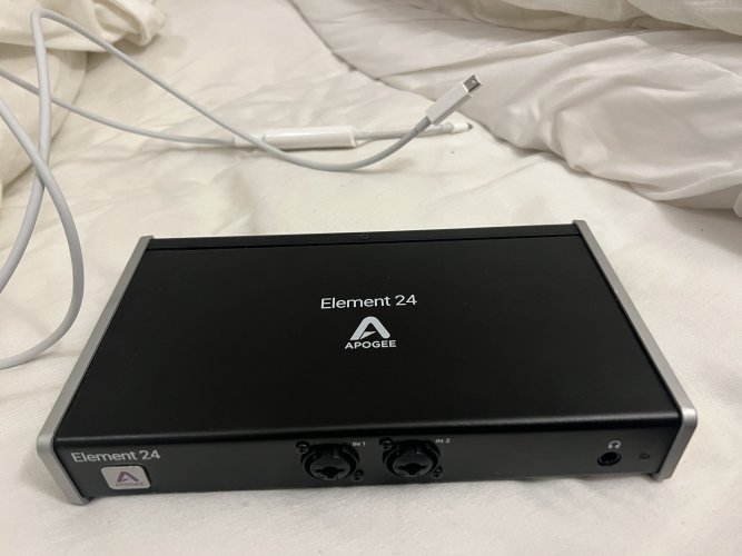 APOGEE Element24 ＋Thunderbolt2 to usbC Closed: Apogee Element 24 + USB-C to Thunderbolt 2 Cable +