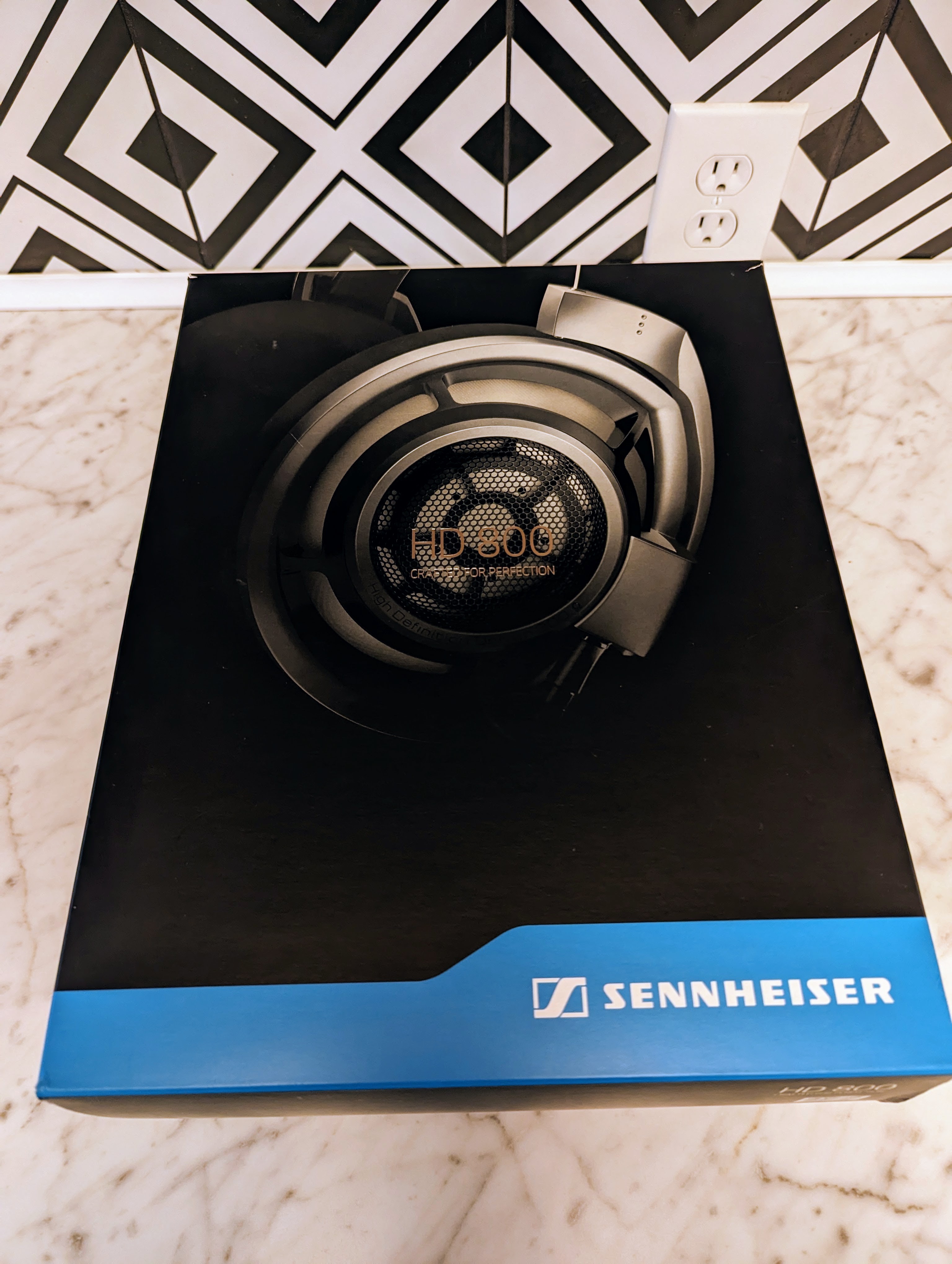 Sold Near Mint Sennheiser HD 800 (34k serial number) Headphone