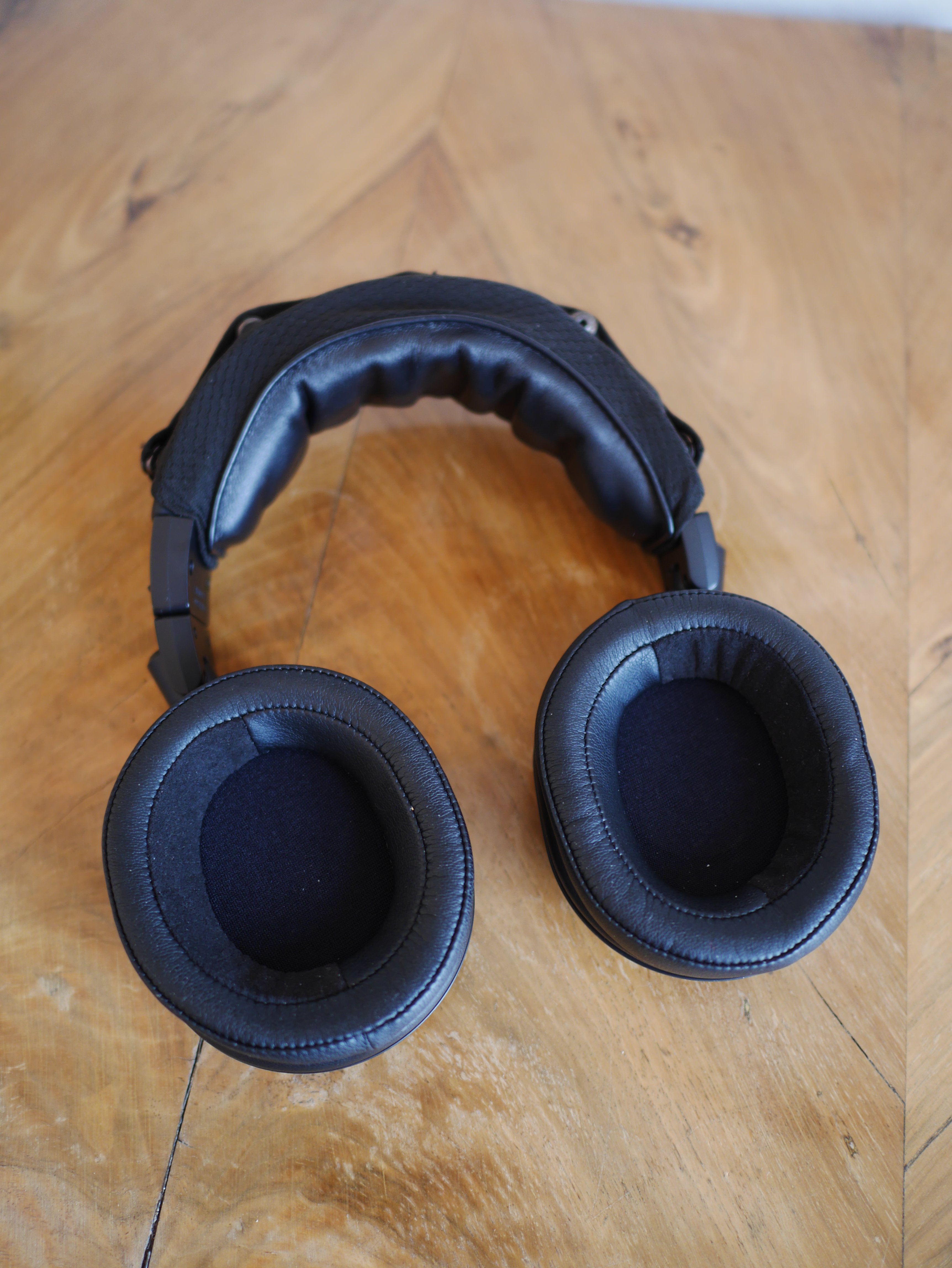 Closed Audio Technica ATH M50xBT2 W Yaxi Pads ZMF Headstrap Closed Audio Technica ATH M50xBT2 W Yaxi Pads ZMF Headstrap