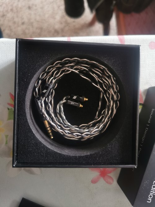 Sold Effect Audio Vogue Series Grandioso Special Black Edition 4,4mm