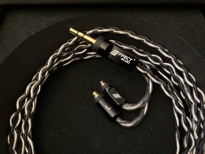 Sold Effect Audio Vogue Series Grandioso Black MMCX to 3.5mm SE