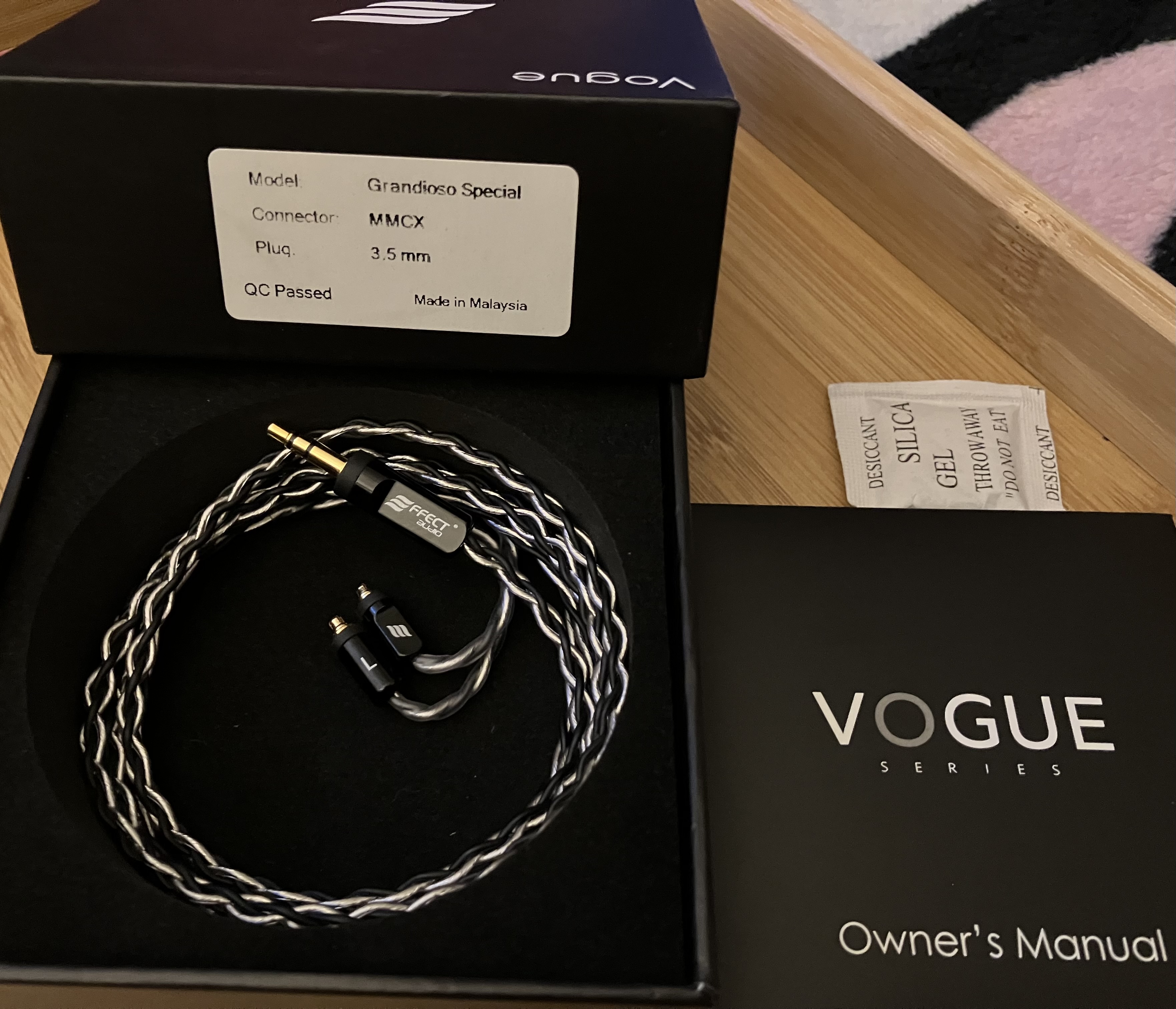 Sold Effect Audio Vogue Series Grandioso Black MMCX to 3.5mm SE