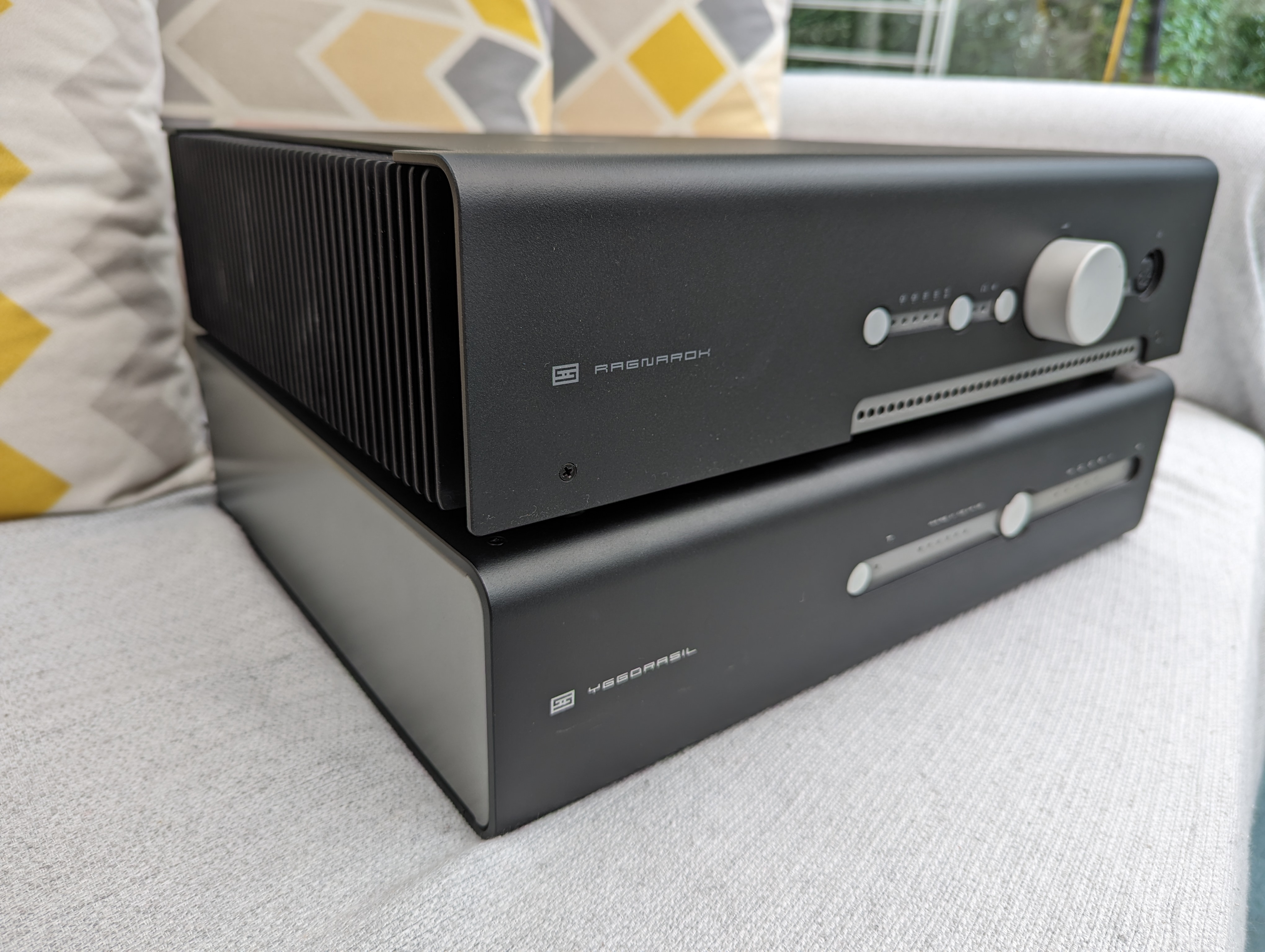 Schiit Ragnarok 2 R Closed: Schiit Ragnarok 2 (no DAC module) 220V | Headphone Reviews and ...