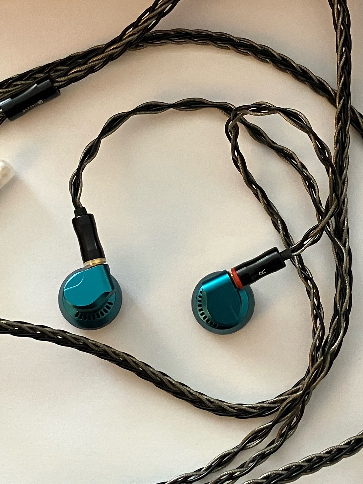 Sold: Yincrow RW-2000 Earbuds, 4.4 cable | Headphone Reviews and ...