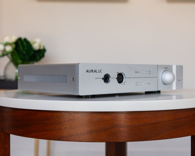 Schiit VALHALLA 2 Amplificateur Casque à Lampes Zero Feedback P 8910