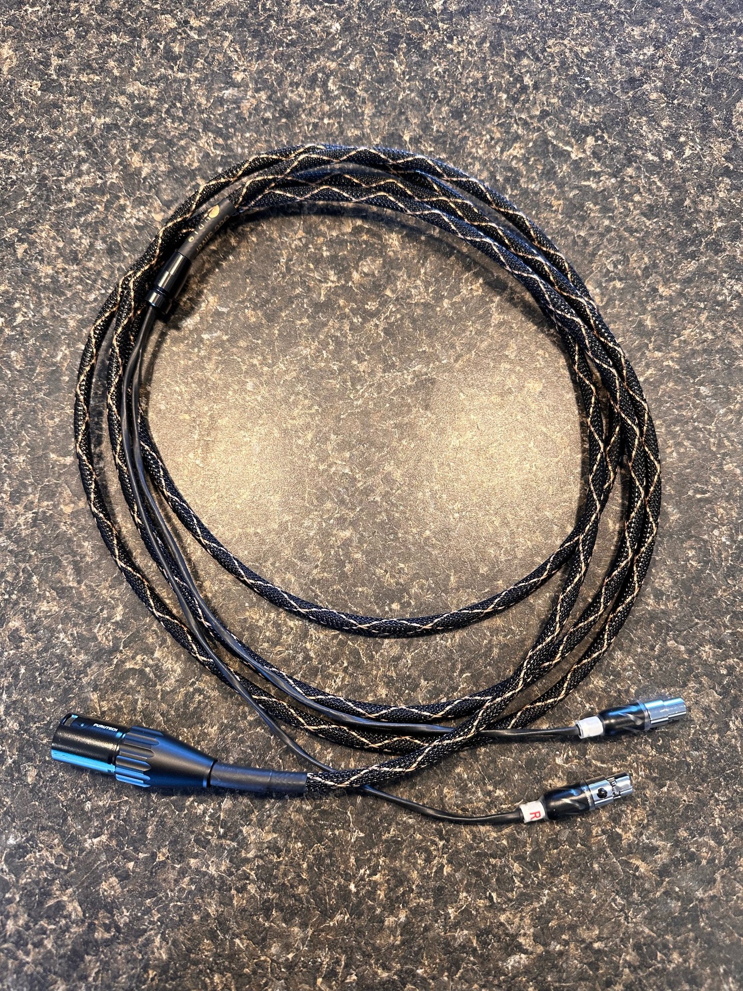 Closed Audio Sensibility Statement (Silver) Headphone Cable (3M