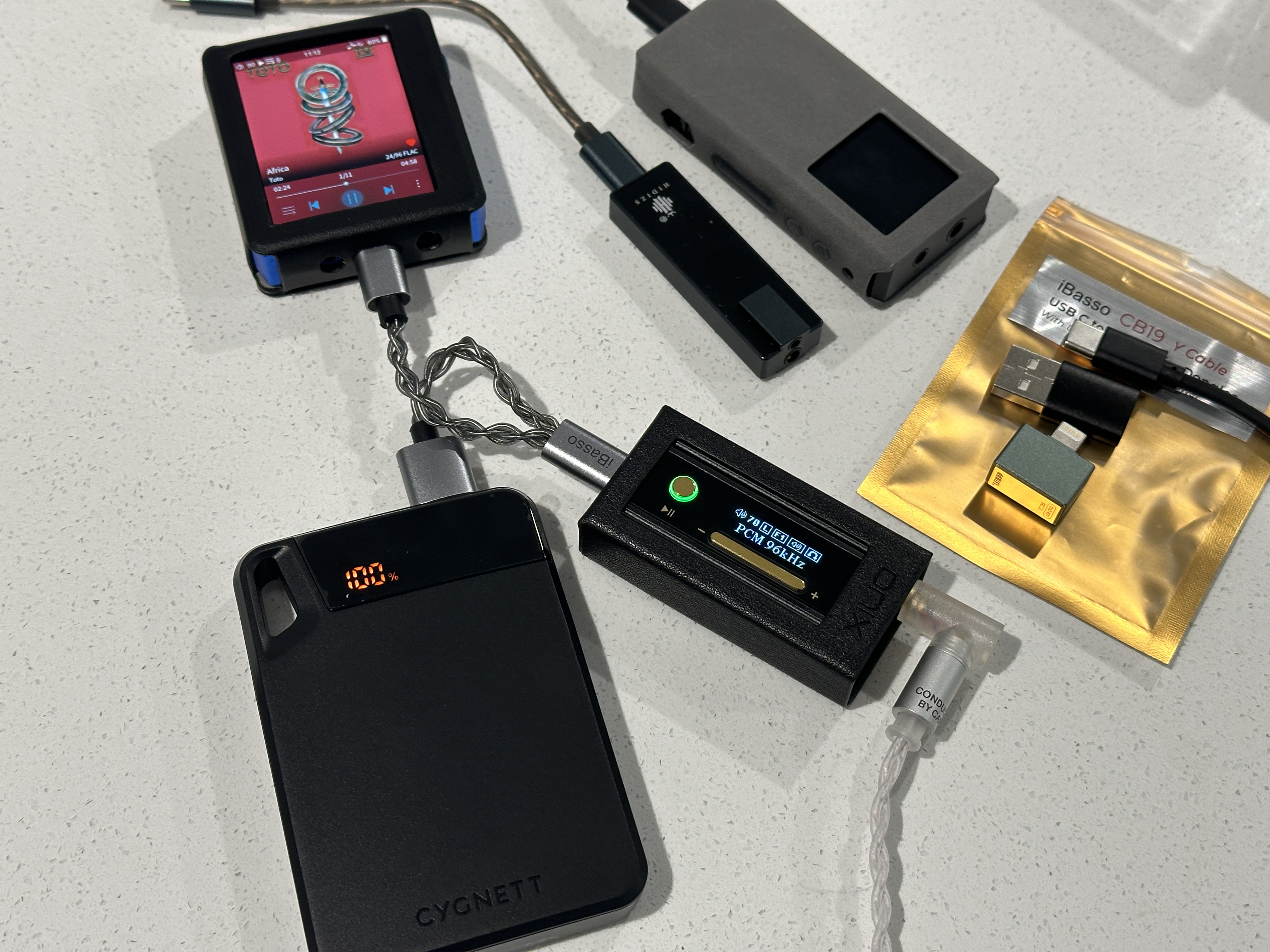 Fiio FT1 PRO + ONIX Alpha XI1 ケース付き +オマケ Fiio FT1 PRO + ONIX Alpha XI1 ケース付き +オマケ Fiio FT1 PRO +