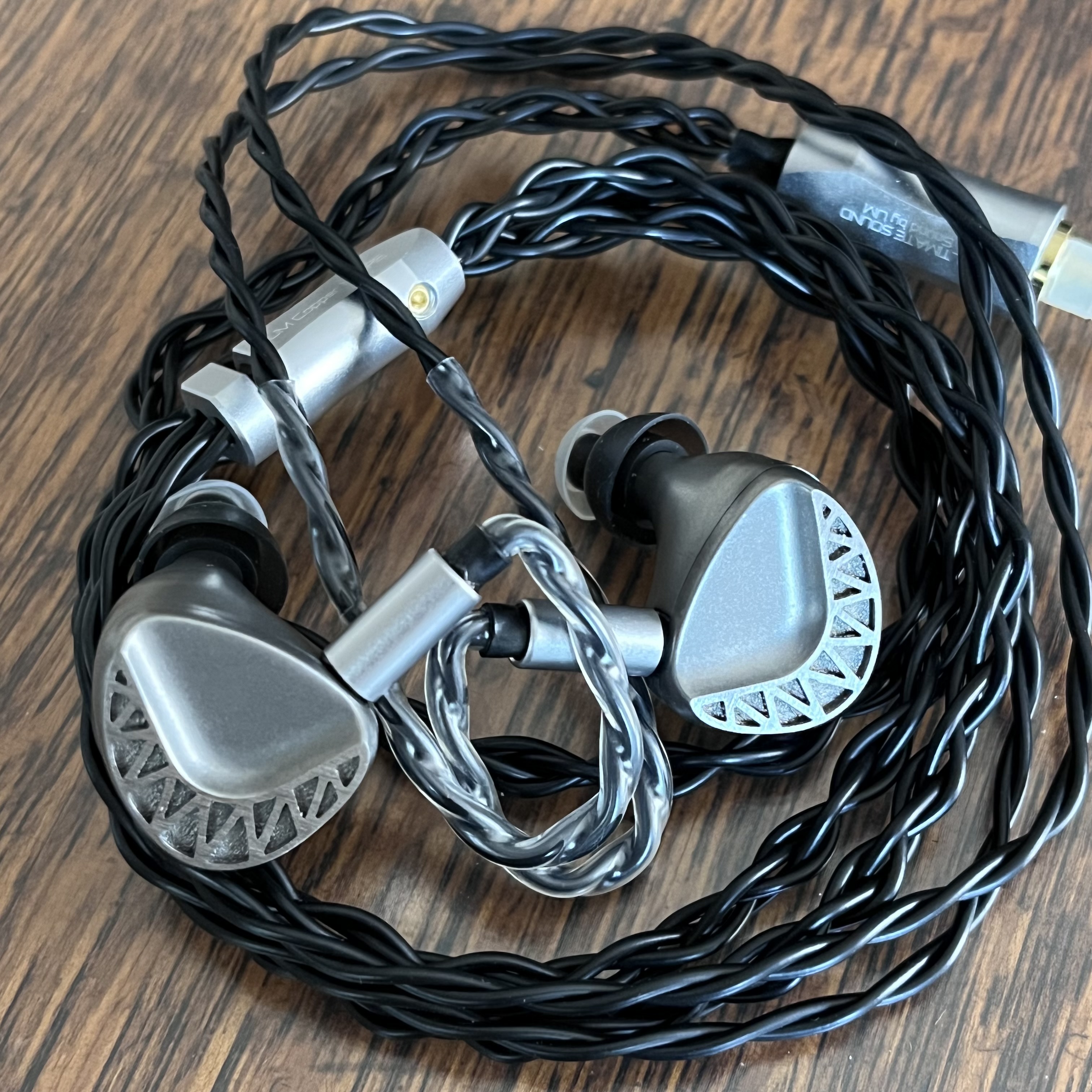 Unique Melody Maven II·Crescent--The New Flagship of Titanium