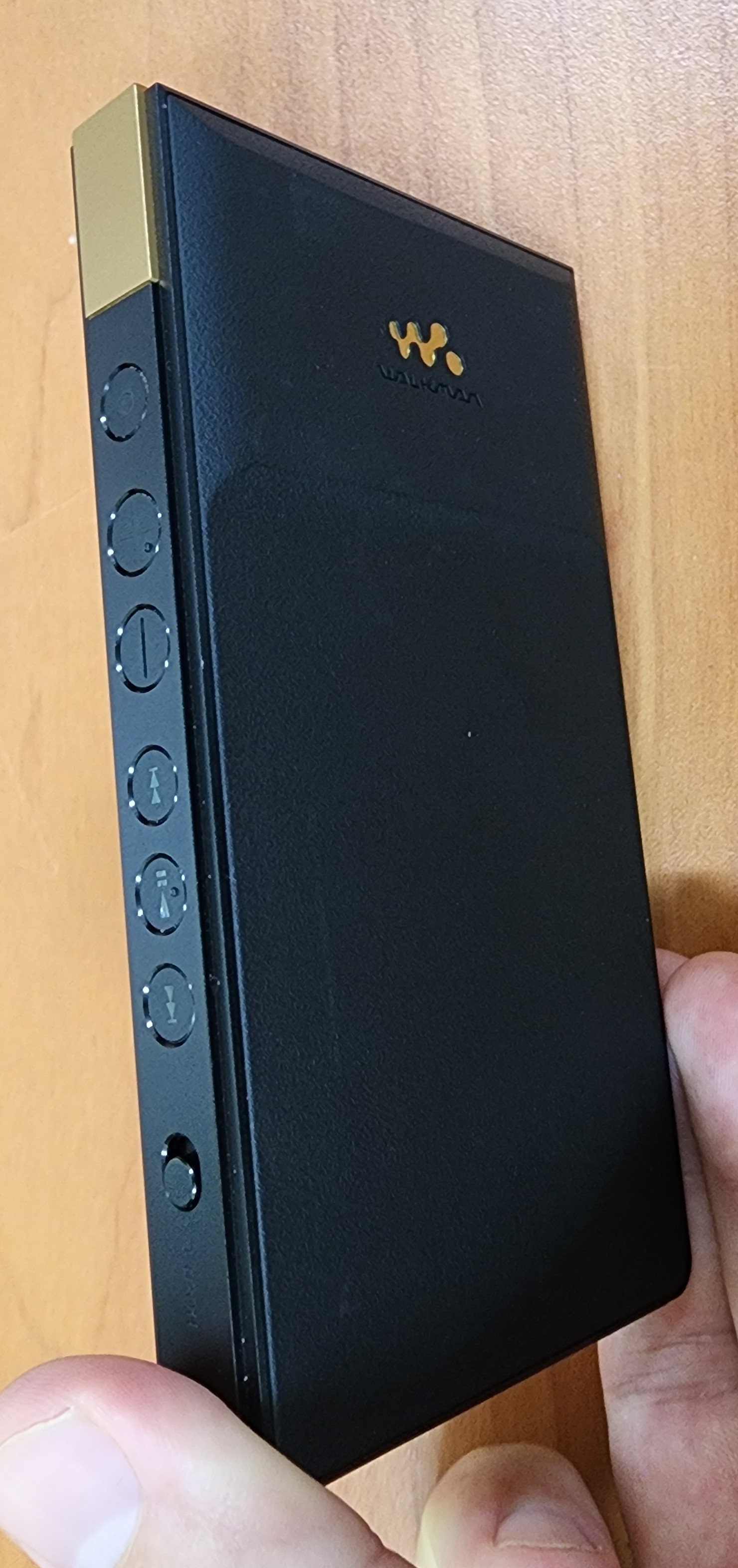 Closed: Sony NW-ZX707 (JP) + Genuine Case | Headphone Reviews and
