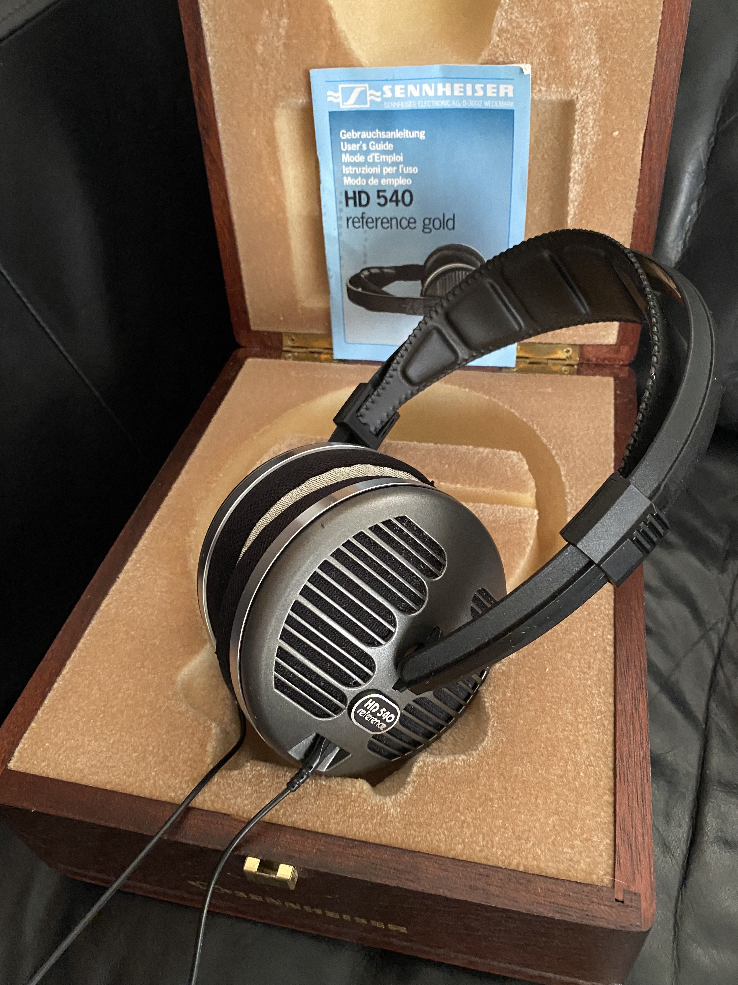 Sennheiser HD 540 Reference (600 Ohm) with wooden box from the