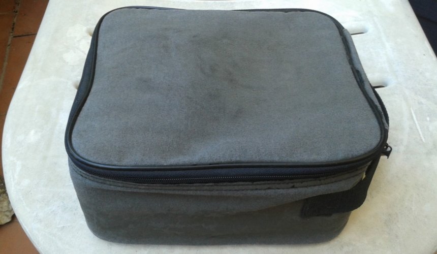 Beyerdynamic DT880 (estuche) 01.jpg