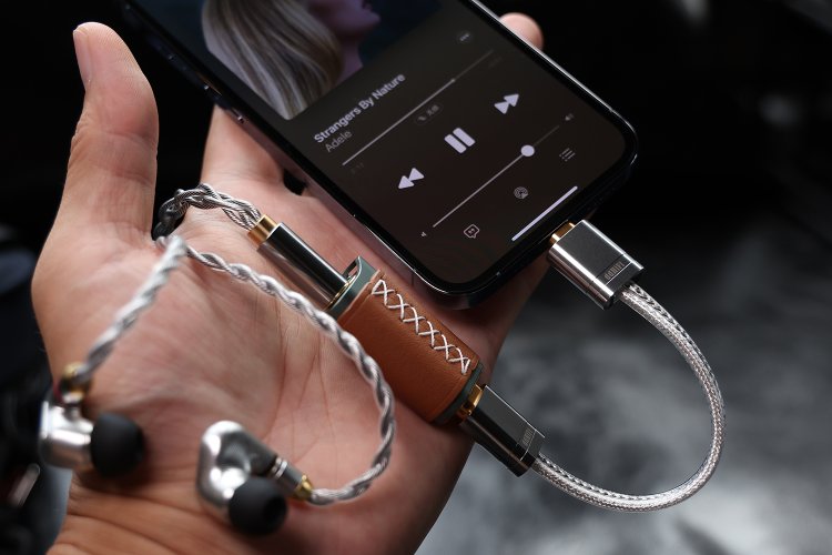 ddHiFi All-New MFi09S Light-ning to TypeC OTG Data Cable with Double Shielded Structure and Obvious Sound Quality Improvement