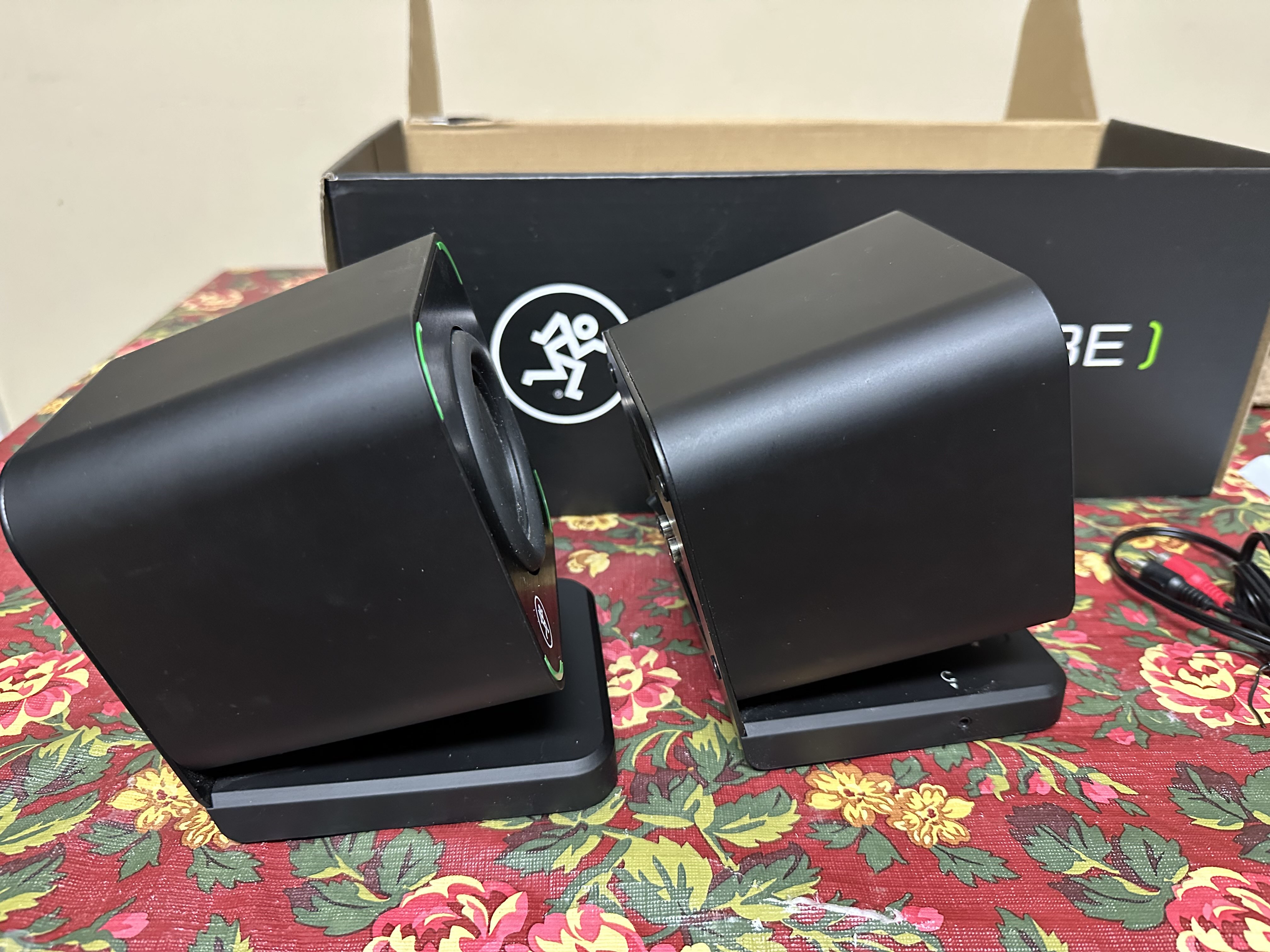 Closed: Mackie Cube CR2-X BMR Computer Bluetooth Speakers | Headphone ...