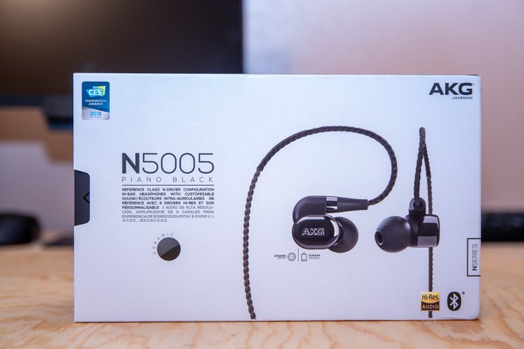 AKG N5005 有線イヤフォン　ジャンク扱い AKG N5005 訳あり AKG N5005 有線イヤフォン ジャンク扱い AKG N5005