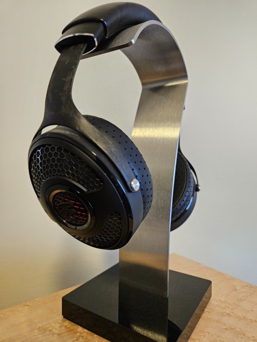 Excellent condition Focal Utopia 2022 with Focal stand, box, all accessories