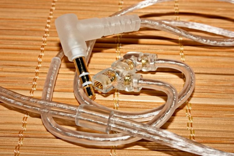 KZ ZA12 10_r.jpg