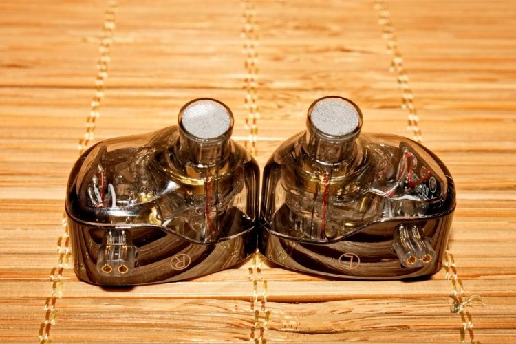 KZ ZA12 14_r.jpg