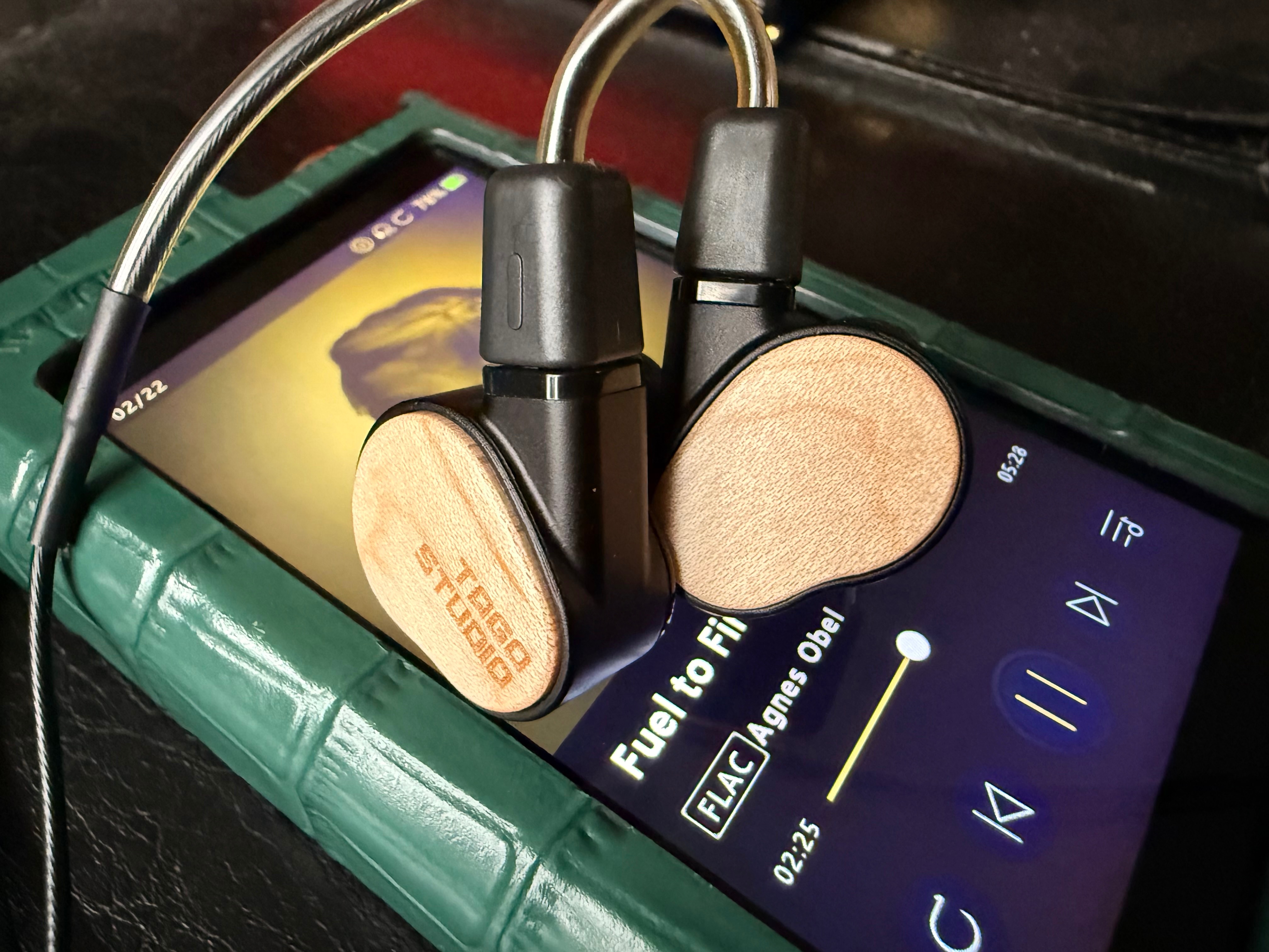 TAGO STUDIO T3-02 +オーディオアンプ TAGO STUDIO T3-02 In-Ear Monitors