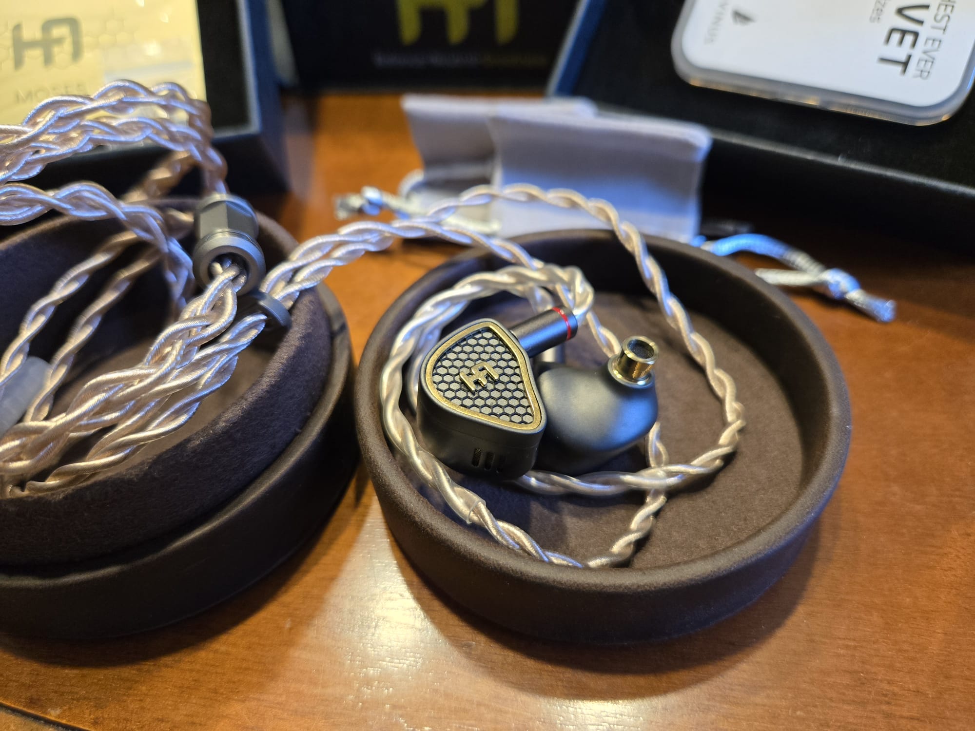 Hercules Audio Moses イヤホンIEM Astell&Kern Hercules Audio MOSES