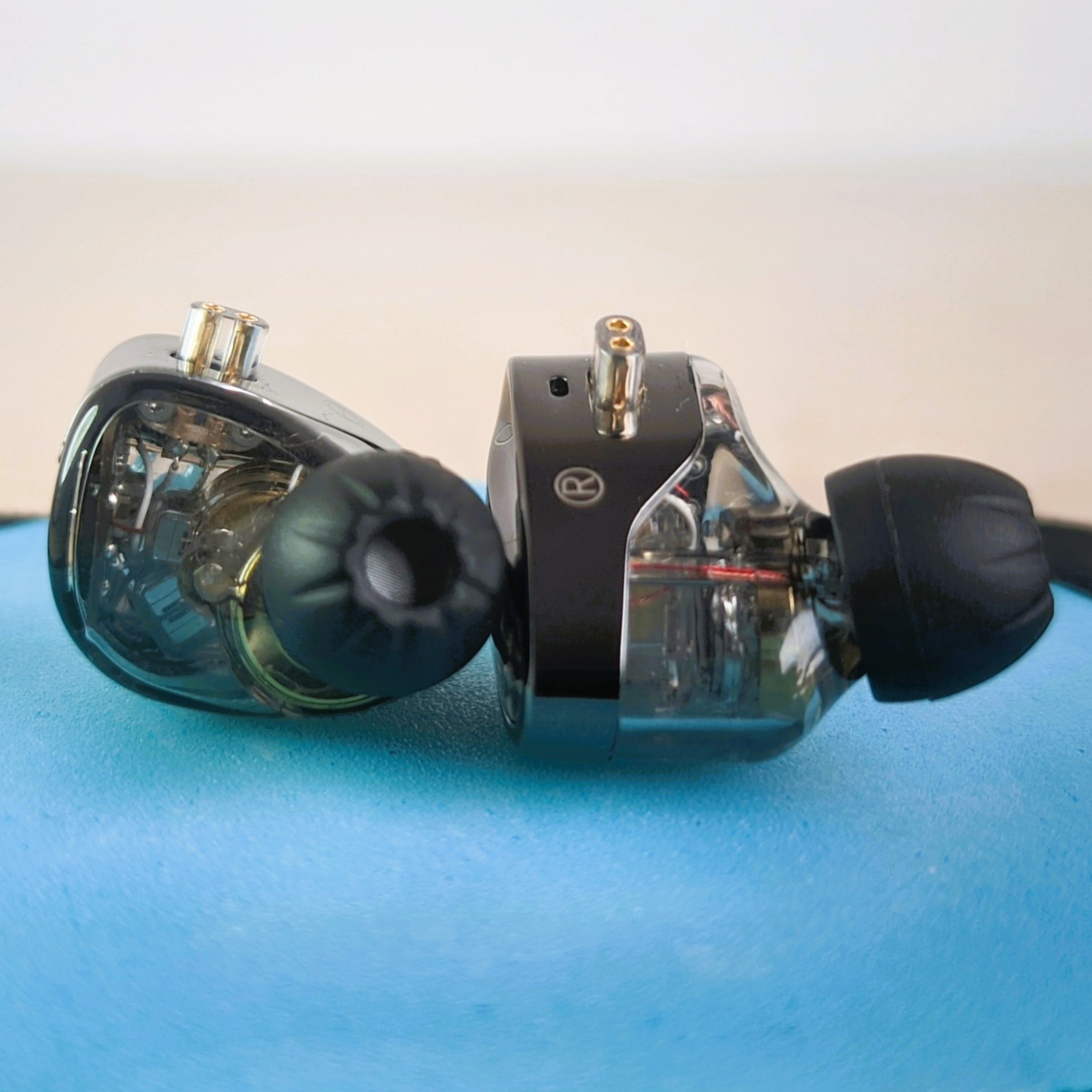 KZ ZA12】Hybrid 4BA+2DD IEM with Adjustable Switches | Headphone