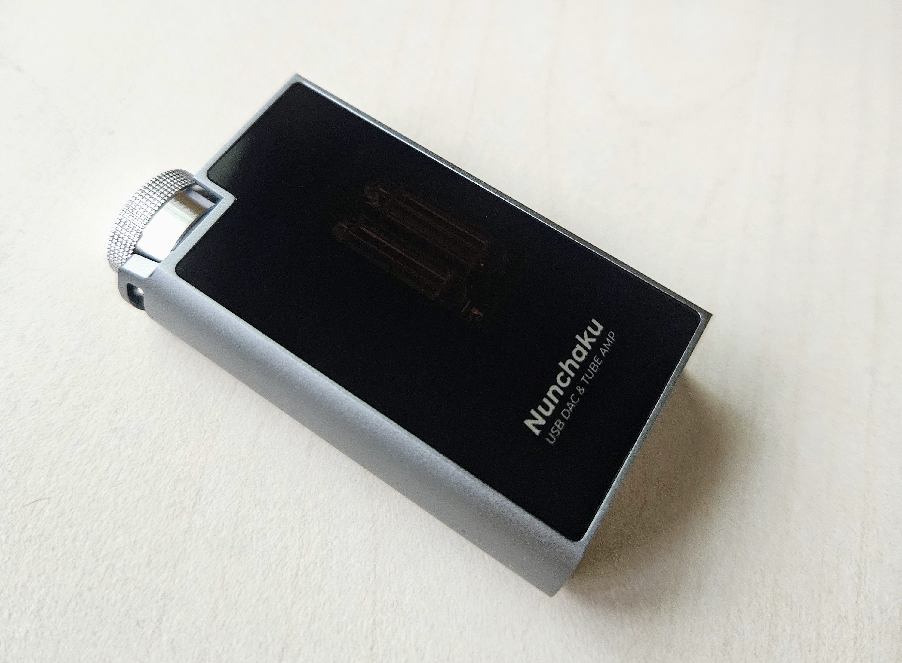 アンプ Nunchaku USB DAC & Tube Amp iBasso Nunchaku Vacuum Tube Portable DAC and Amp | Bloom Audio