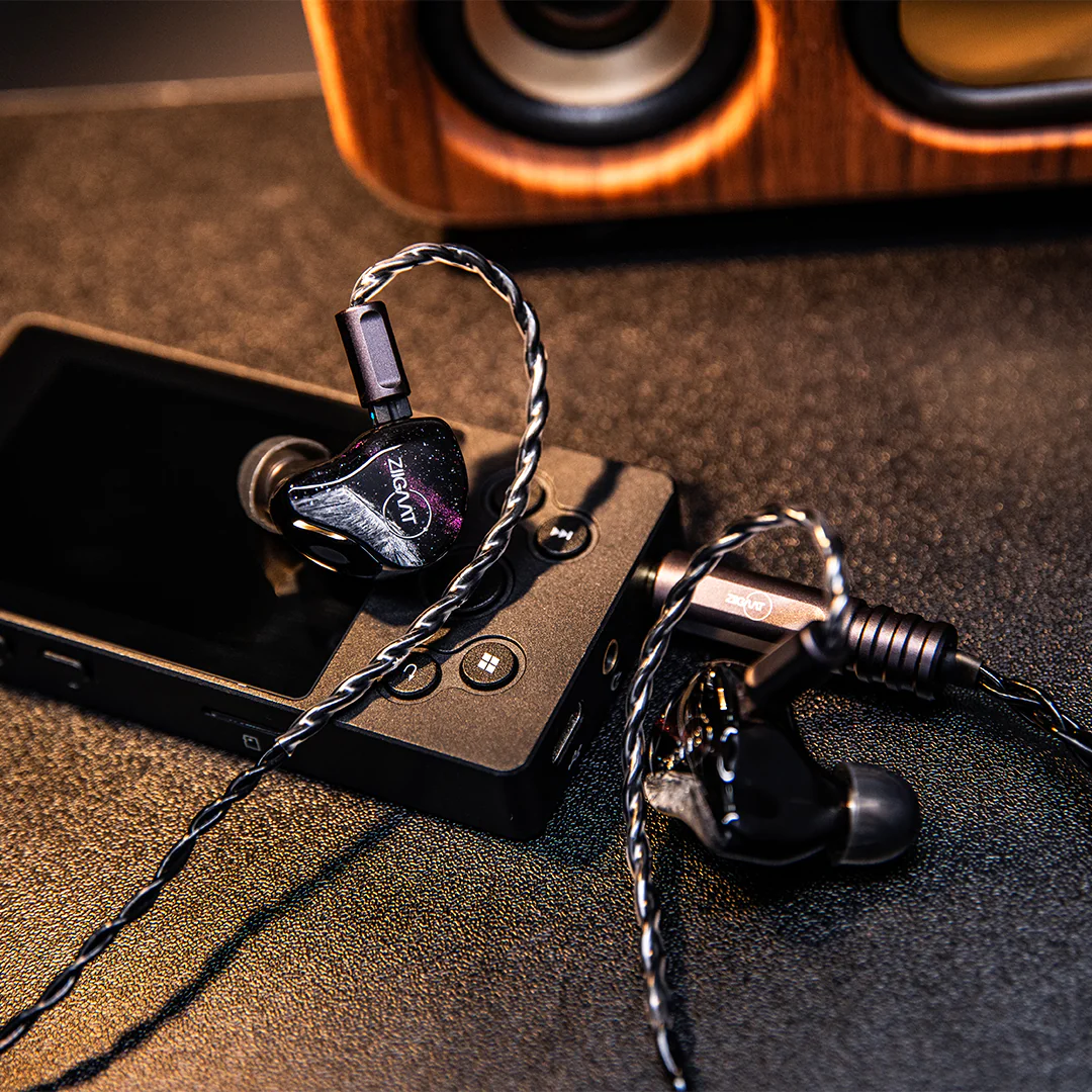 ZiiGaat Crescent Premium 2DD+2BA Hybrid IEM | Headphone Reviews