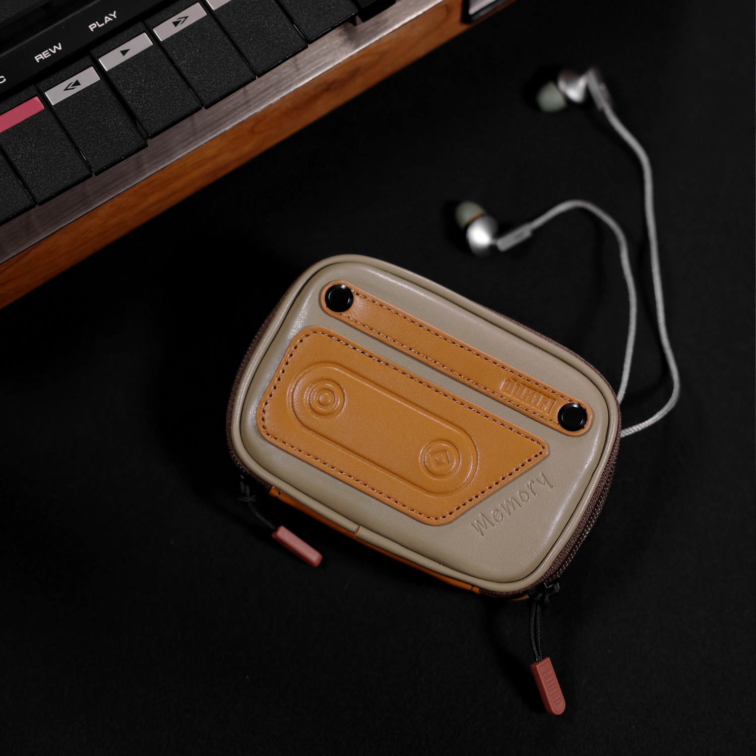 ddHiFi CZ120 Cassette-Style Earphones Storage Case With Composite