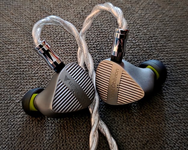 試聴のみ】Night Oblivion Uraniüm 有線イヤホン 試聴のみ