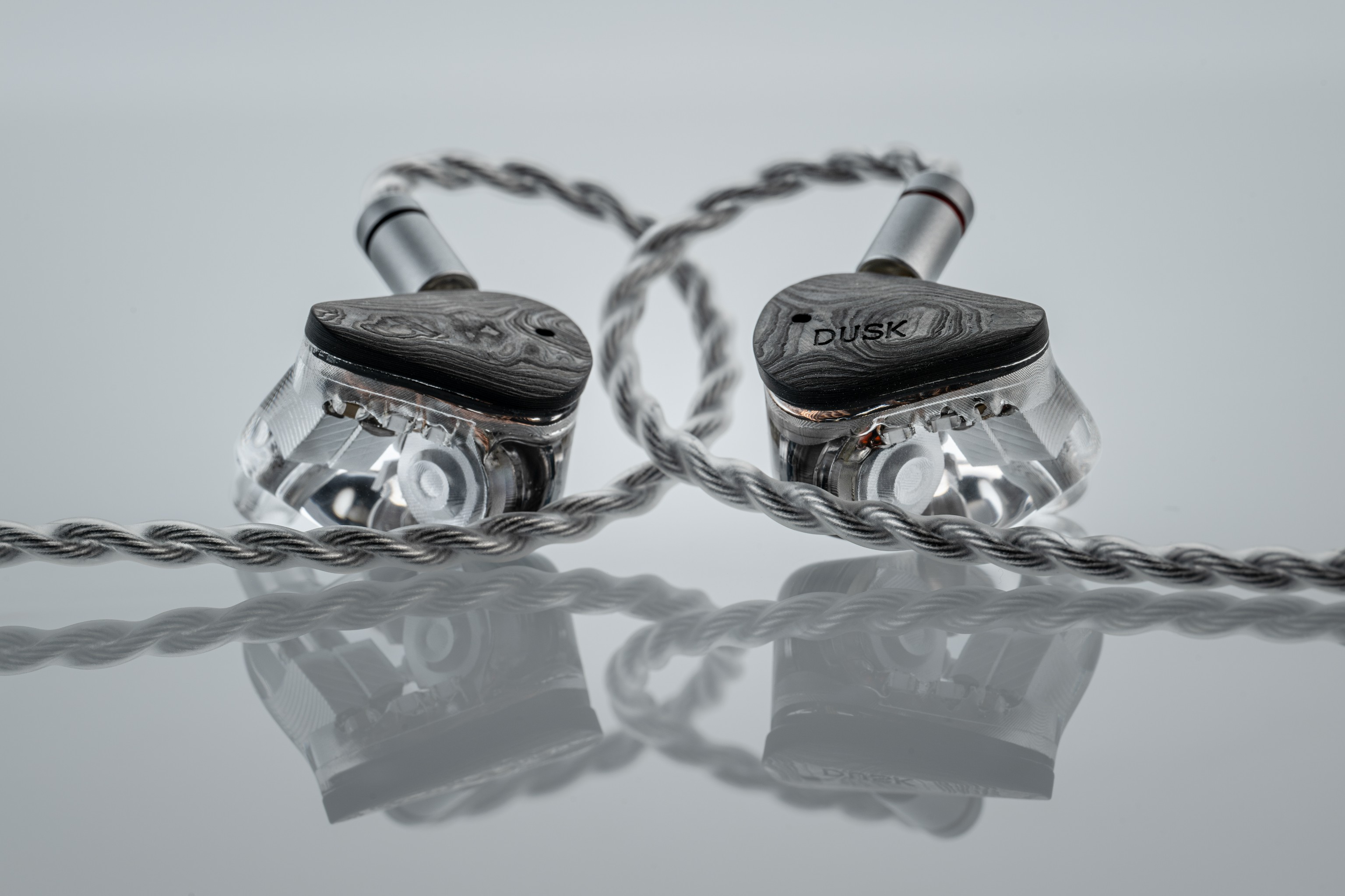 イヤホン Moondrop x Crinacle Dusk Amazon.com: Moondrop x Crinacle Dusk 2DD+2BA+2Planar in-Ear