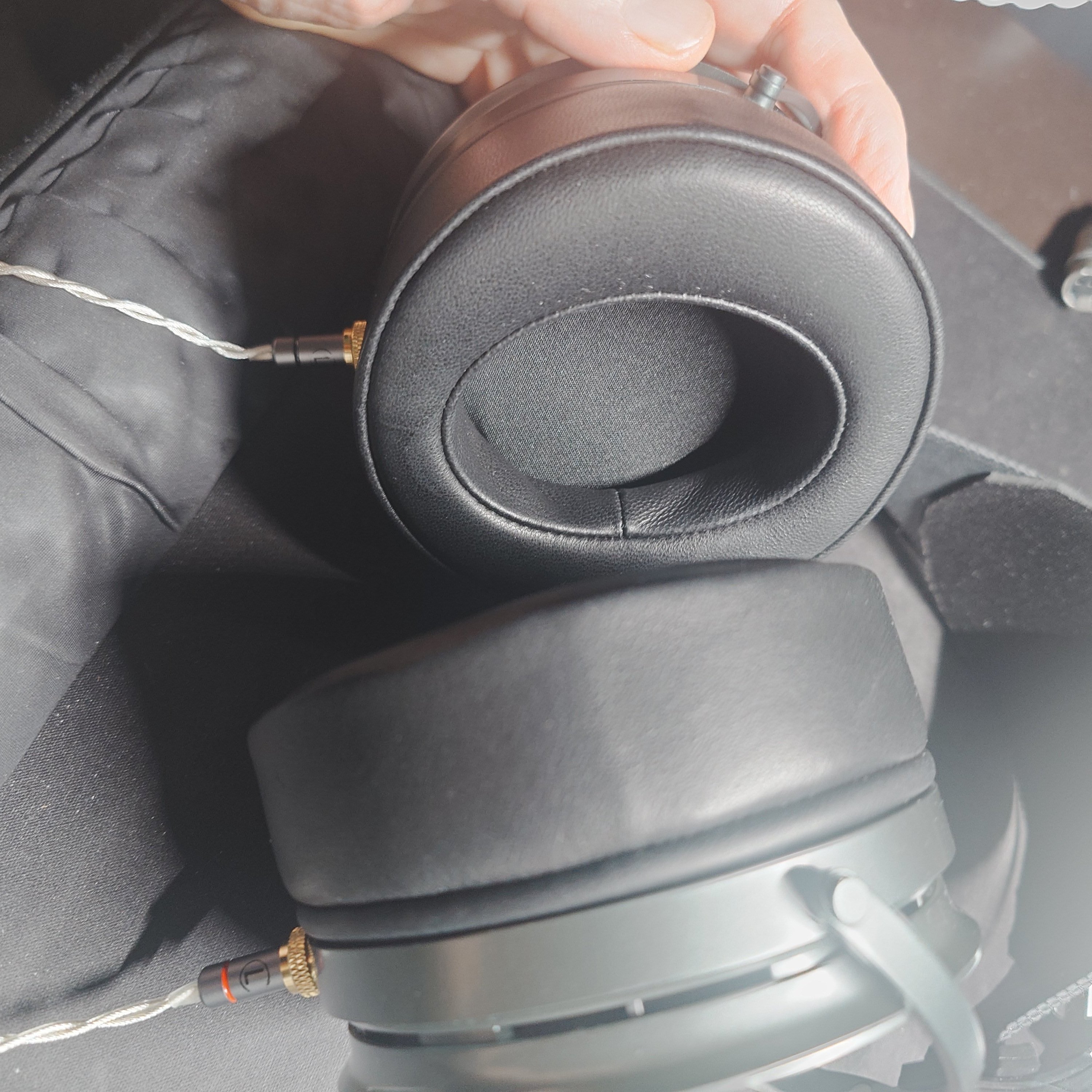 The Aune's New Generation Full-Size Closed-Back Over-Ear Headphones ...