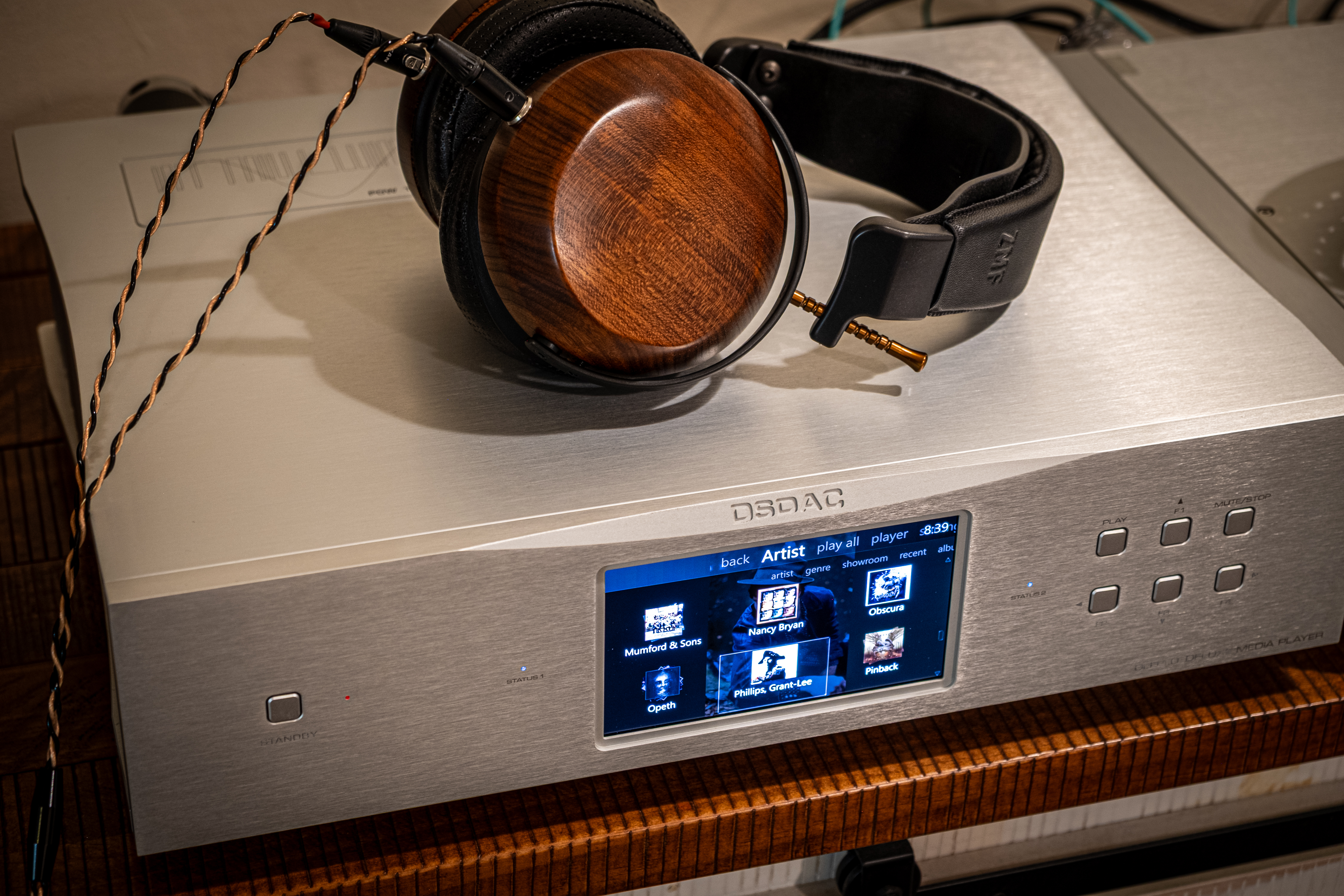 Cen.Grand GLD1.0 Deluxe Media Player | Headphone Reviews and