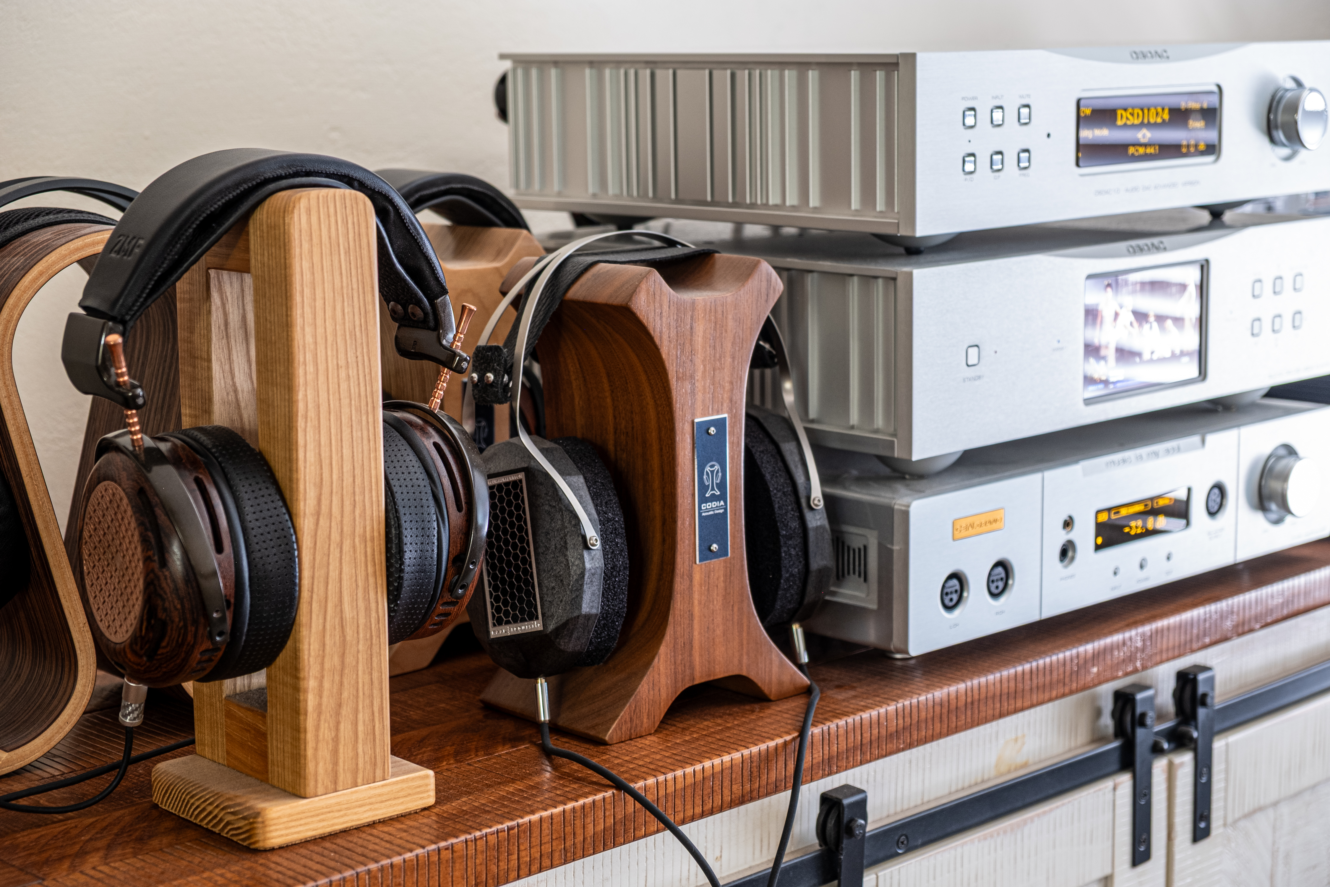 Cen.Grand GLD1.0 Deluxe Media Player | Headphone Reviews and