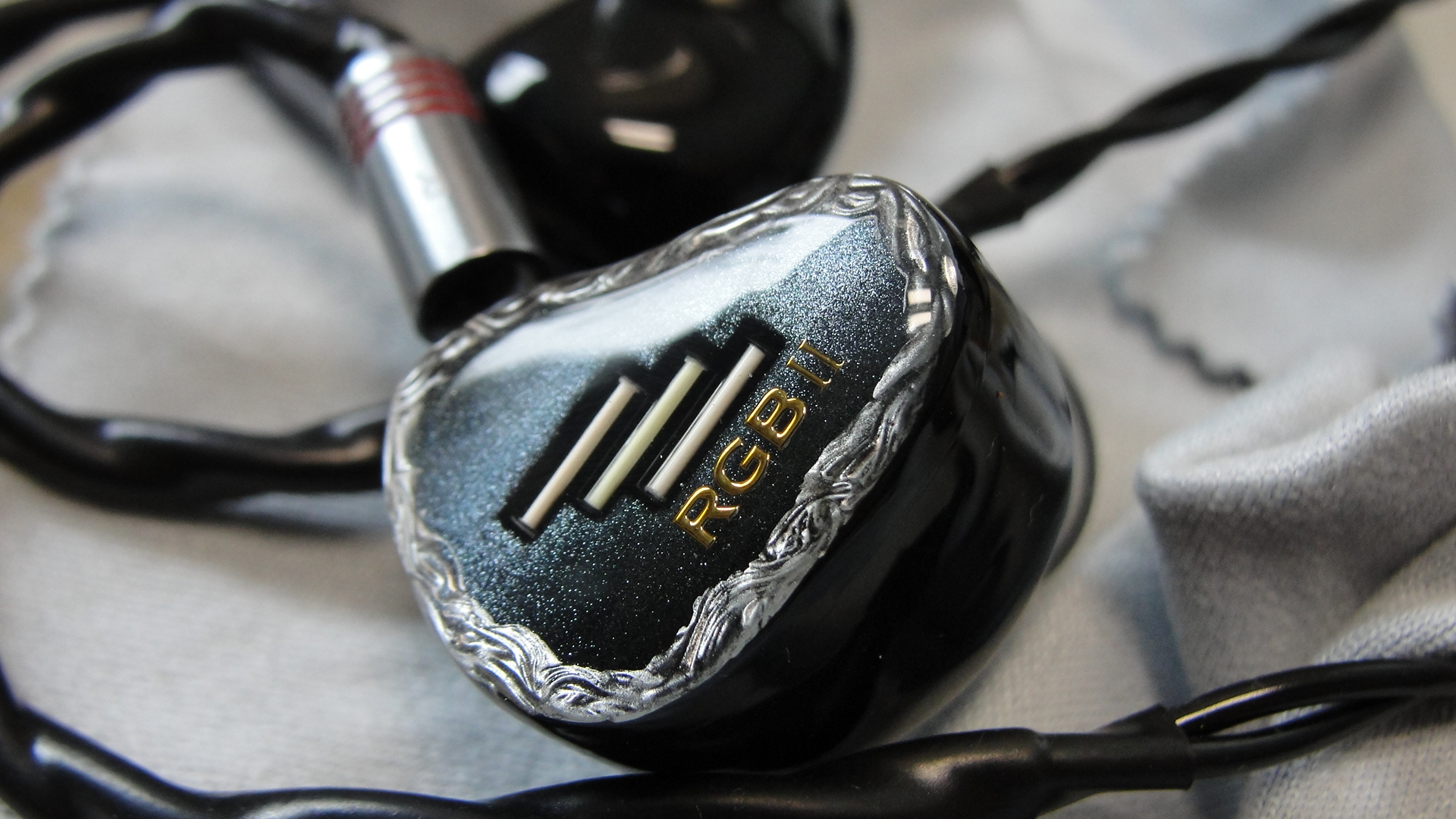 TANSIO MIRAI ARMOR 有線イヤホン Tansio Mirai TSMR ARMOR 2 DD + 2 BA +1静電ハイブリッド2Pin