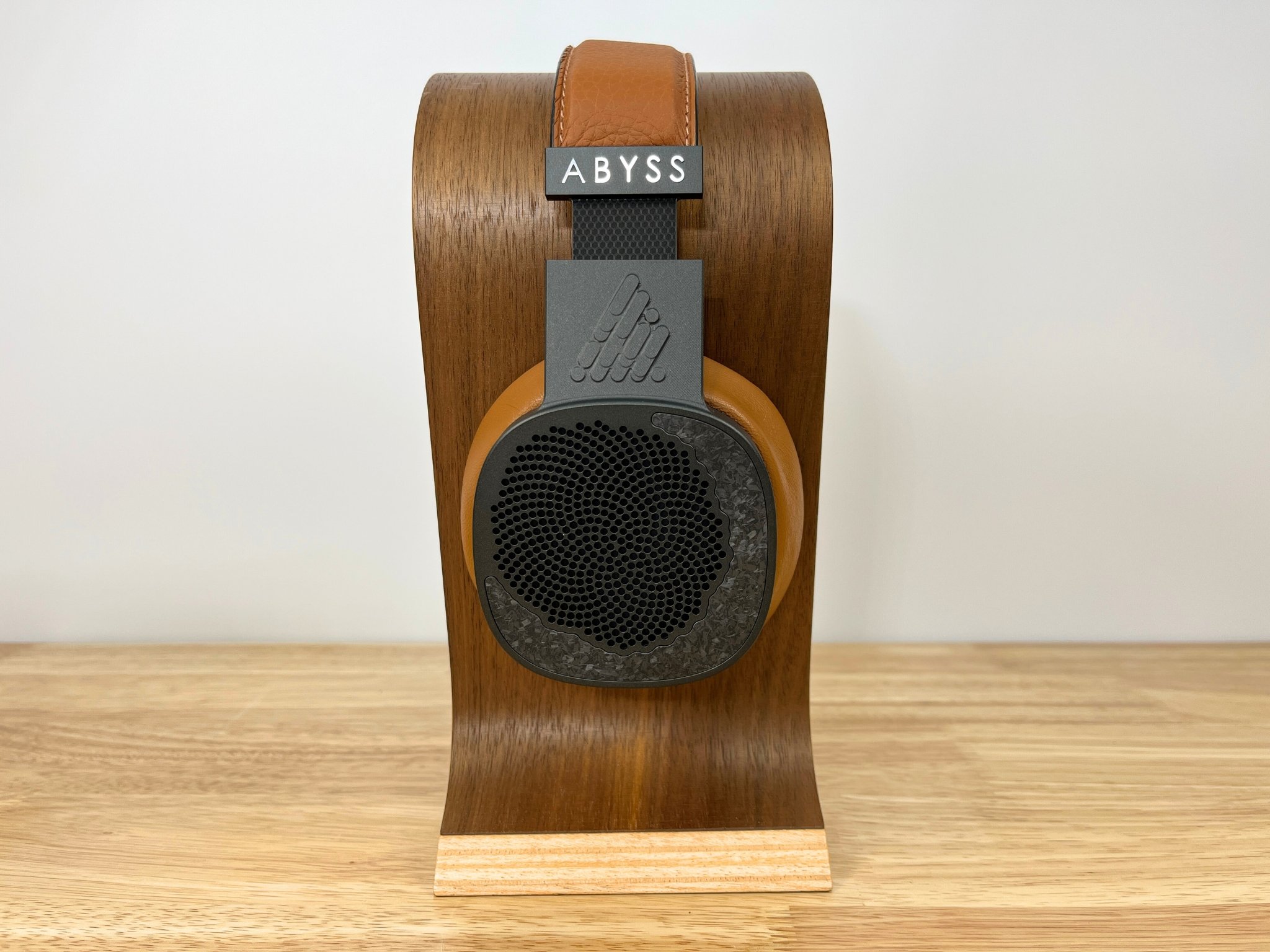 Sold: Abyss Diana MR Forged Carbon Open Back Planar Magnetic Headphones ...