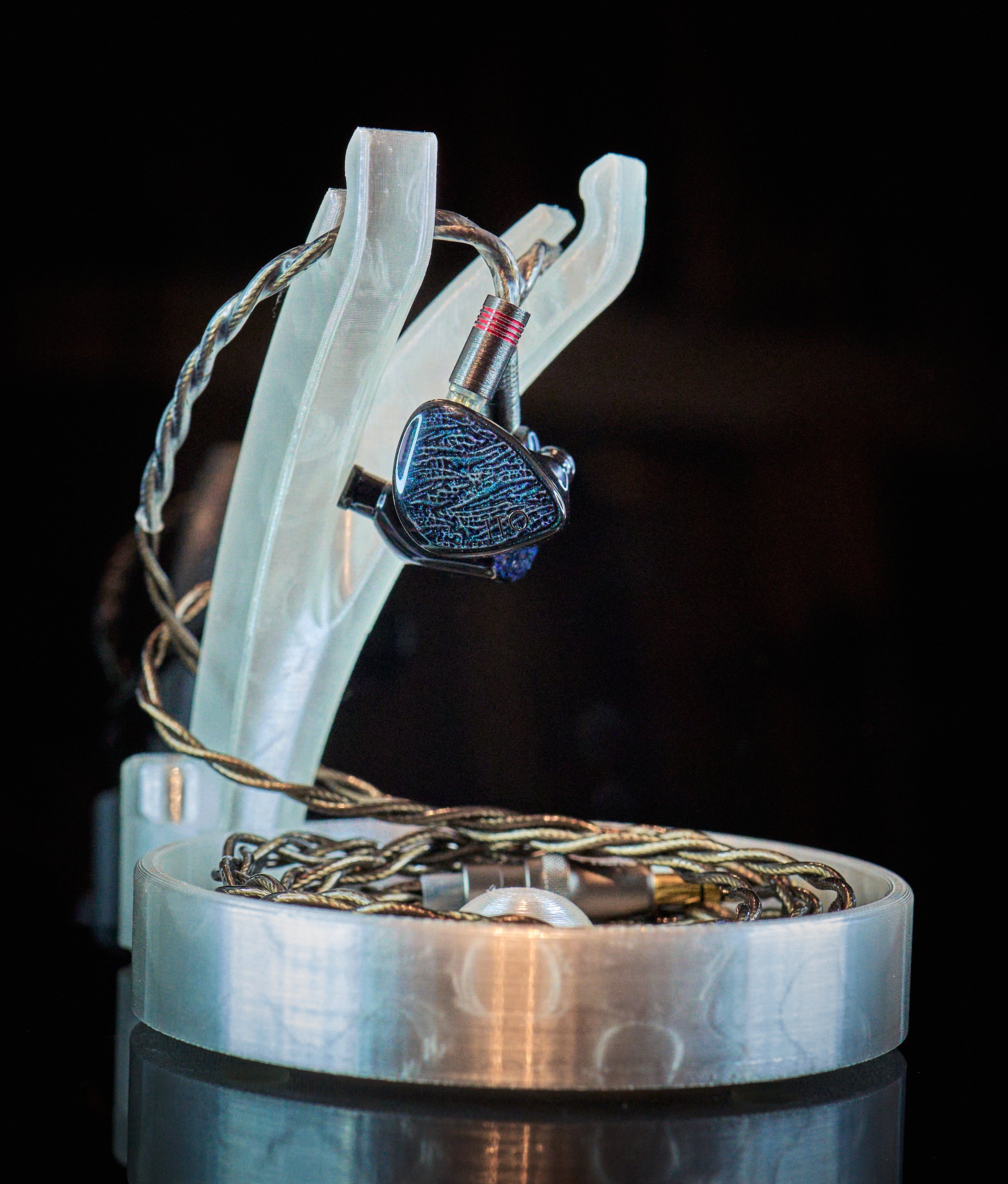 DUNU×KOTO　絃-ITO- DUNU x KOTO ITO: Multi-Driver Hybrid IEM with Dual Dynamic